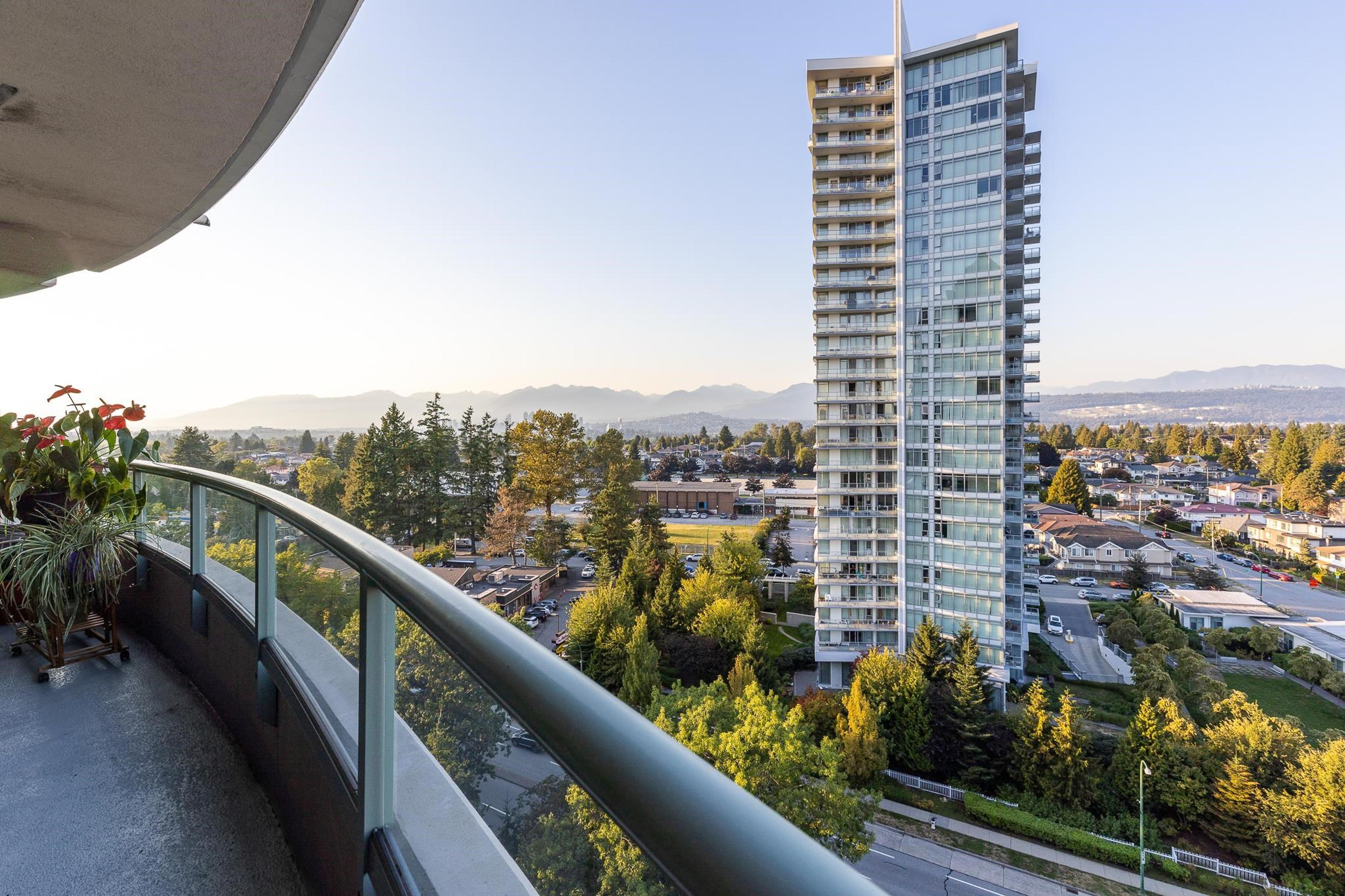 #1401 6659 SOUTHOAKS CRESCENT - 21