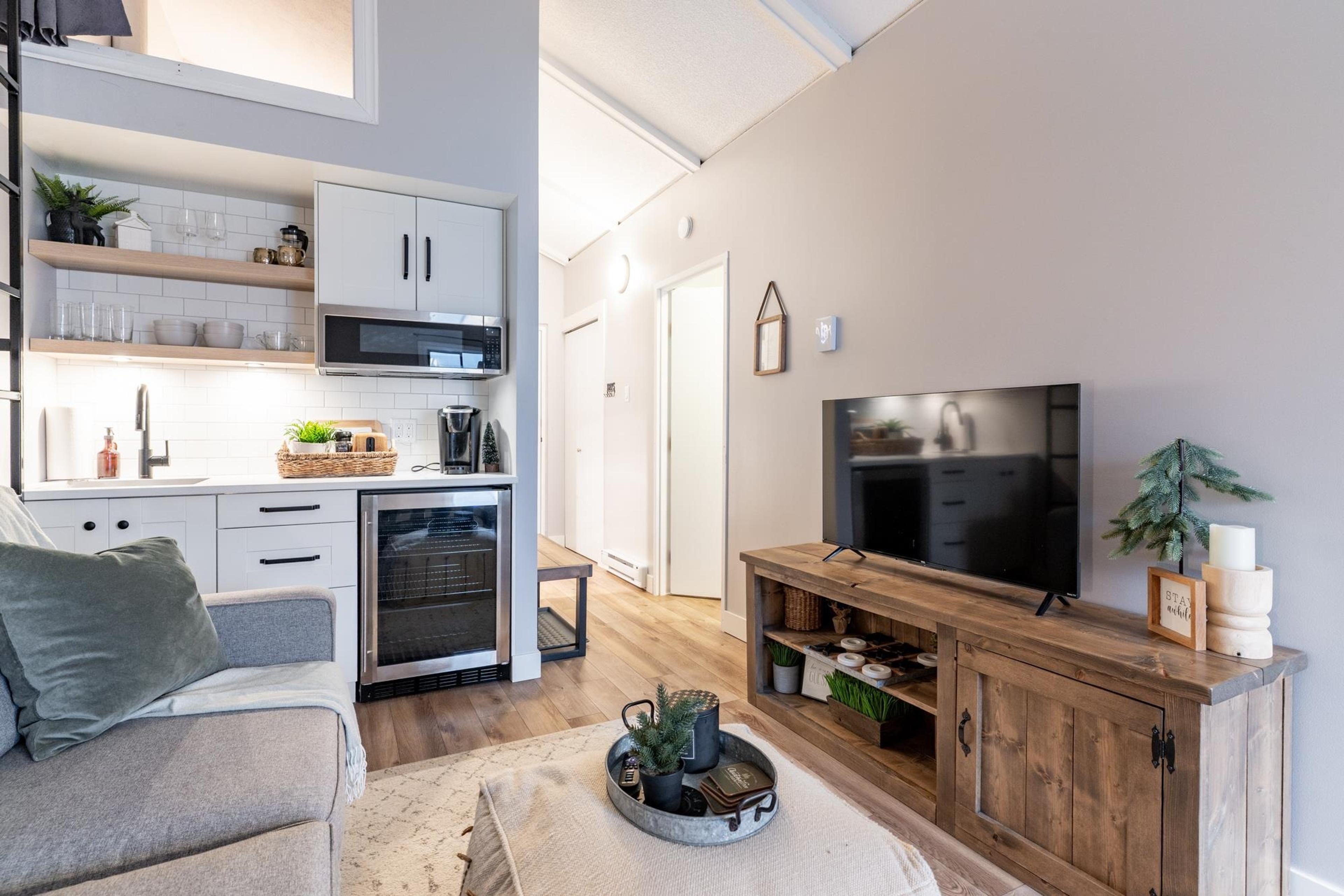 #203B 21000 ENZIAN WAY - 22