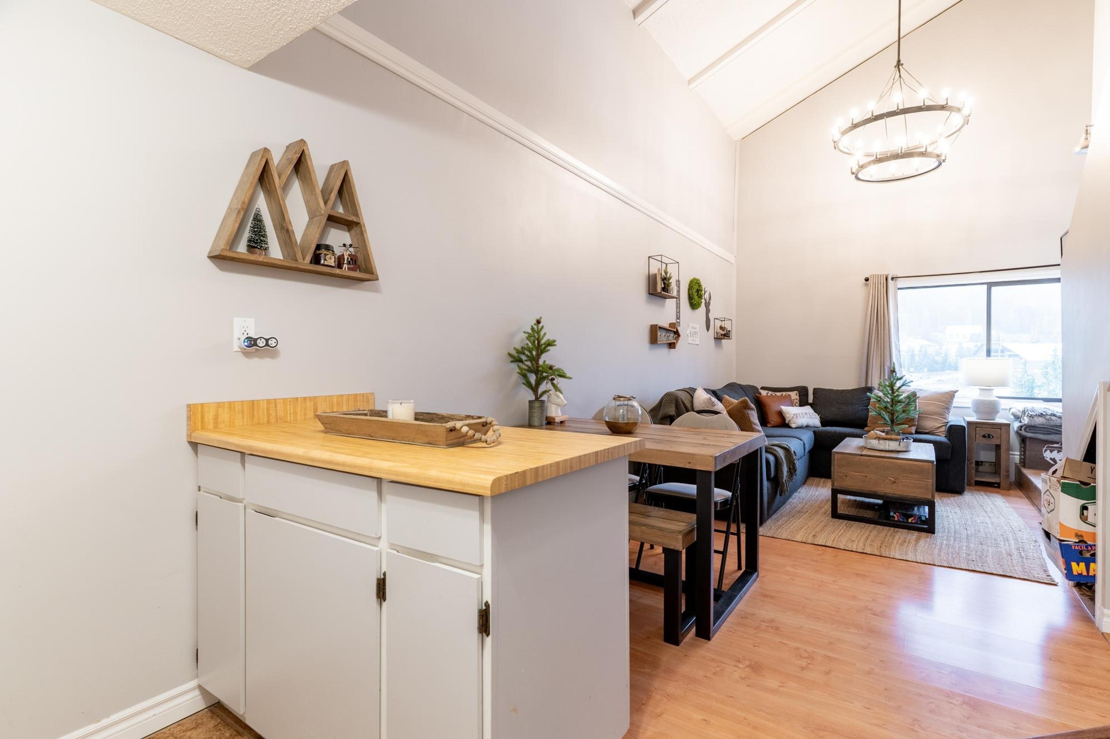 #203B 21000 ENZIAN WAY - 9