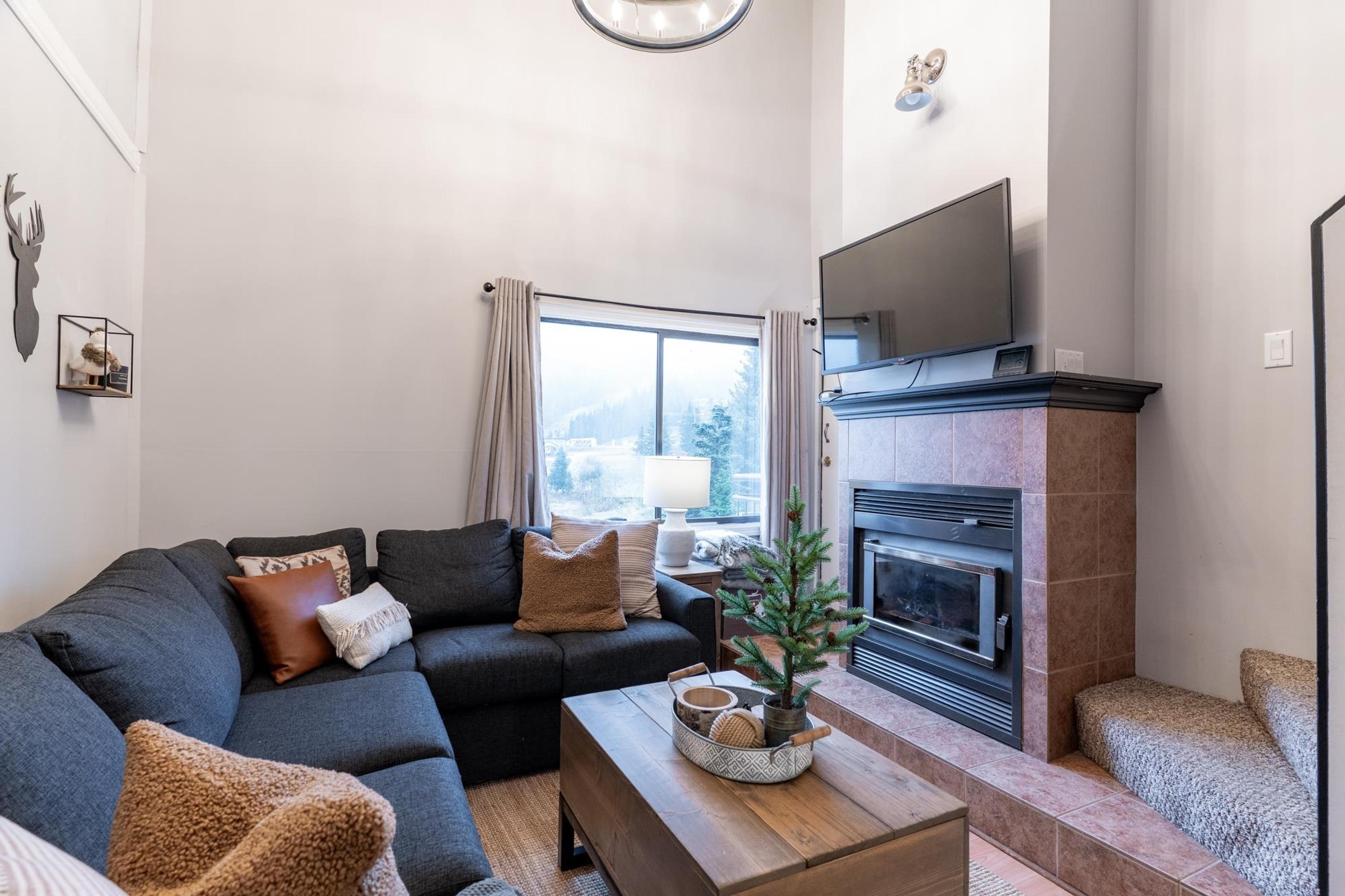 #203B 21000 ENZIAN WAY - 11