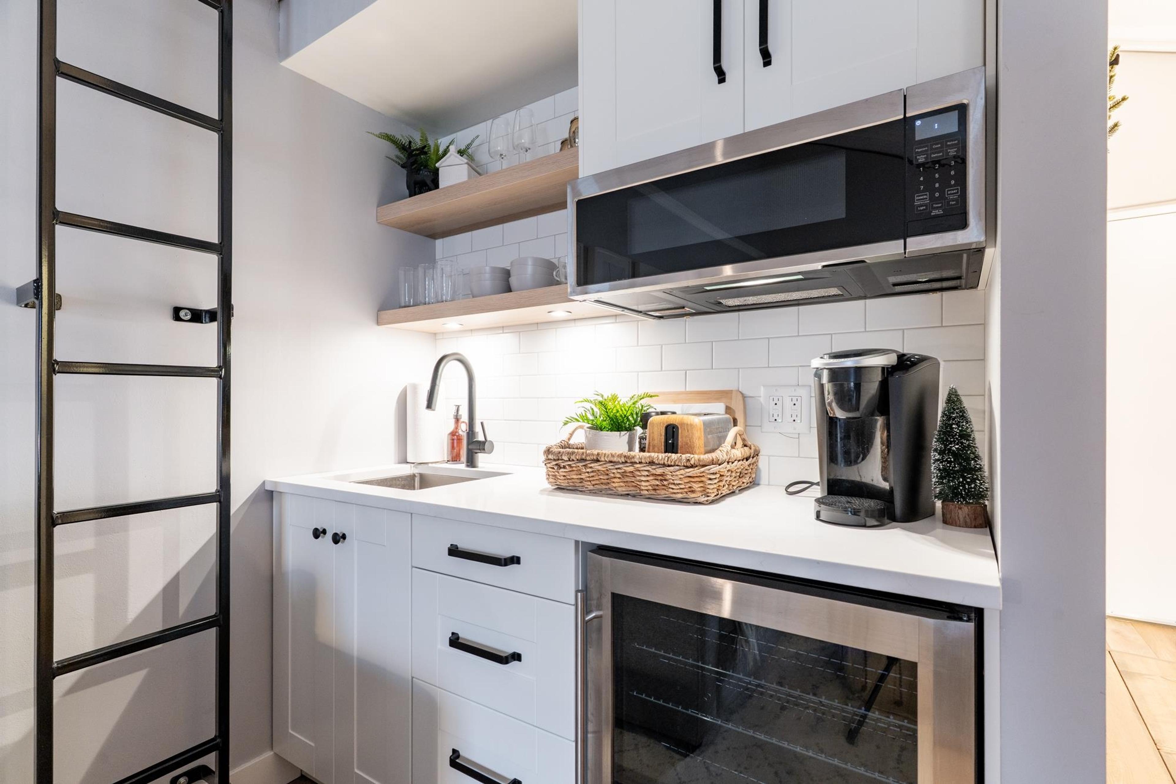 #203B 21000 ENZIAN WAY - 25