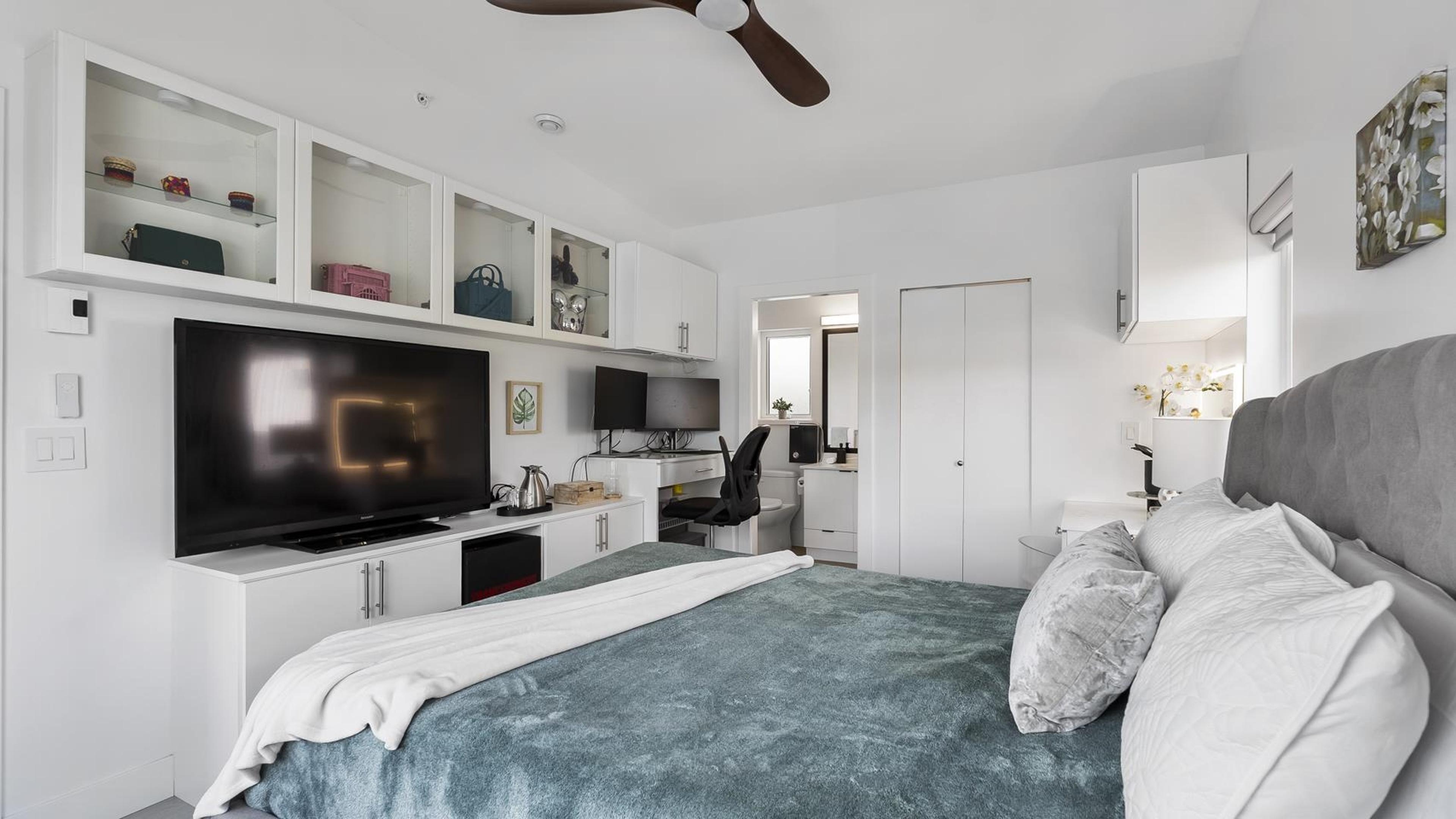 #13 1211 EIGHTH AVENUE - 17