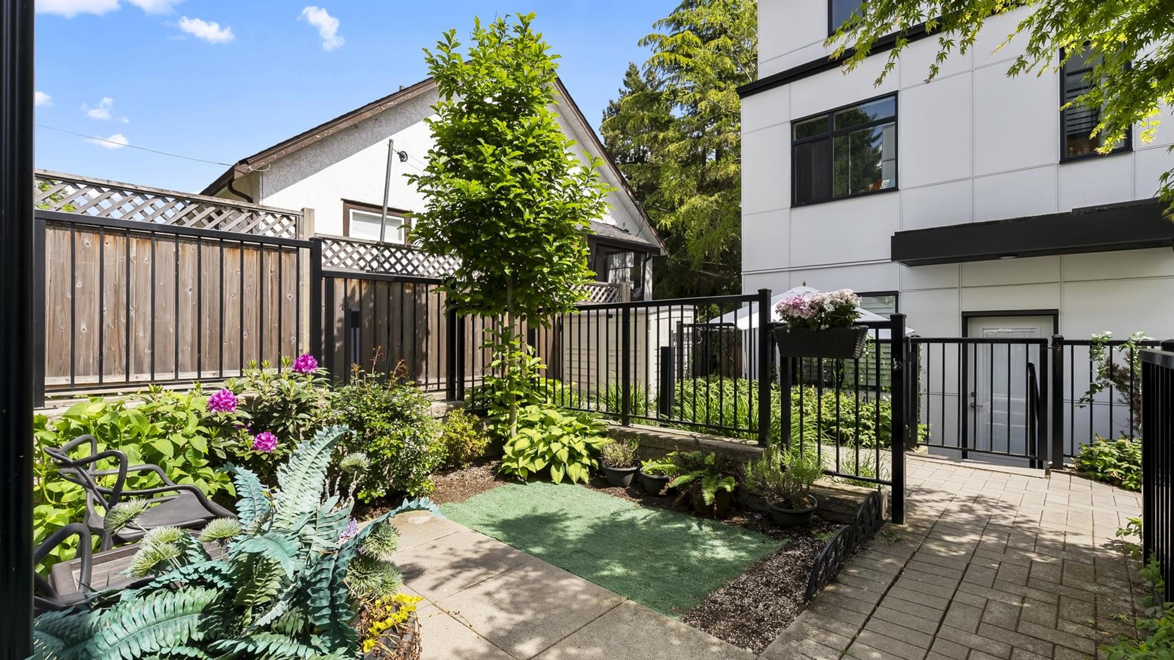 #13 1211 EIGHTH AVENUE - 32