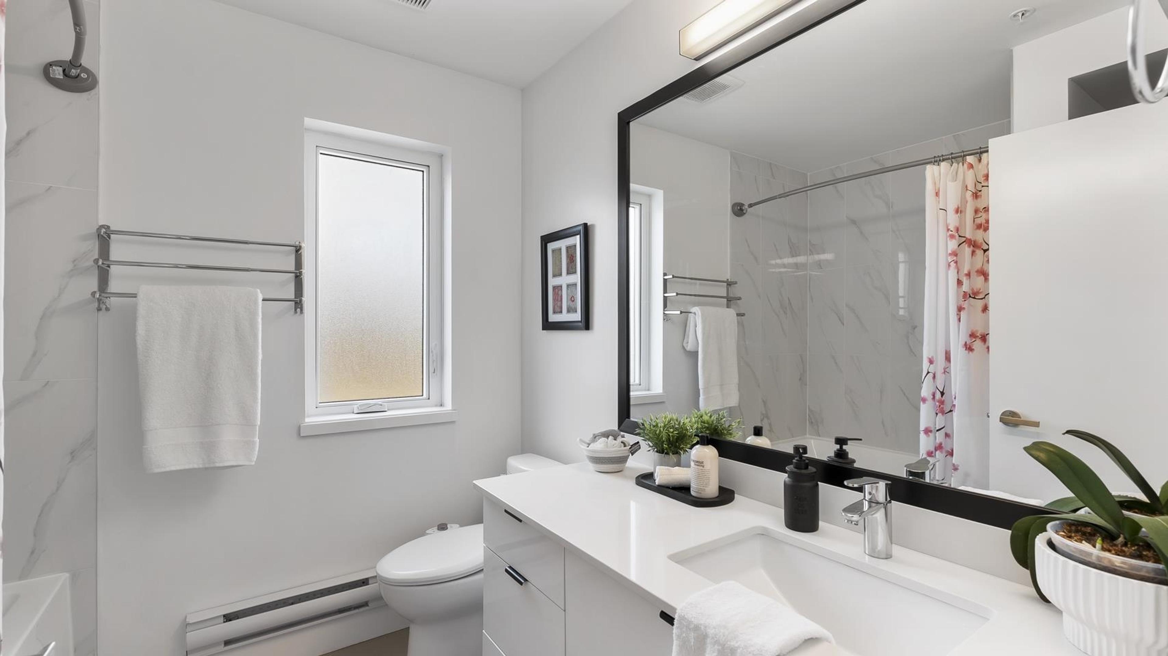 #13 1211 EIGHTH AVENUE - 24