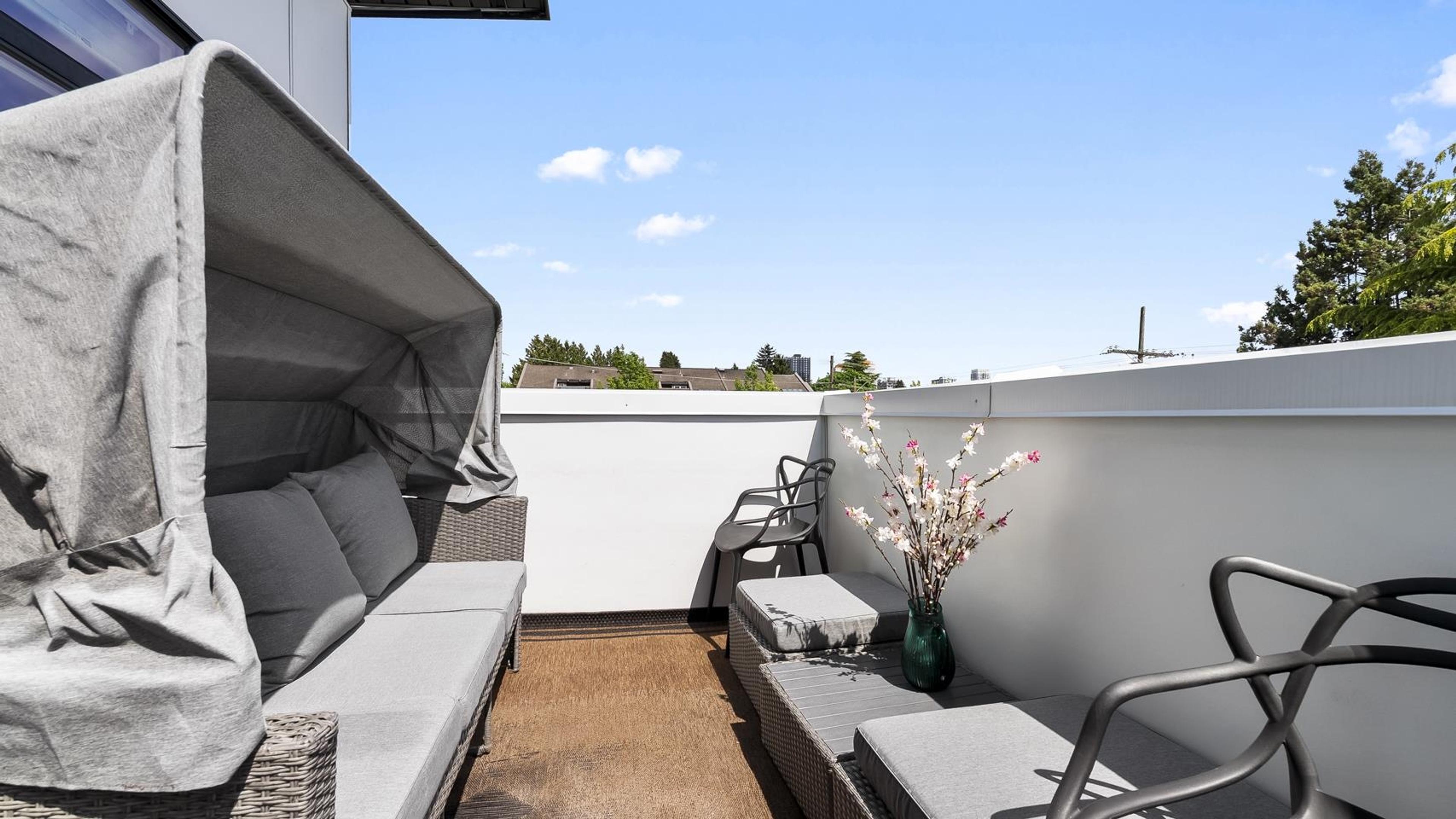 #13 1211 EIGHTH AVENUE - 30