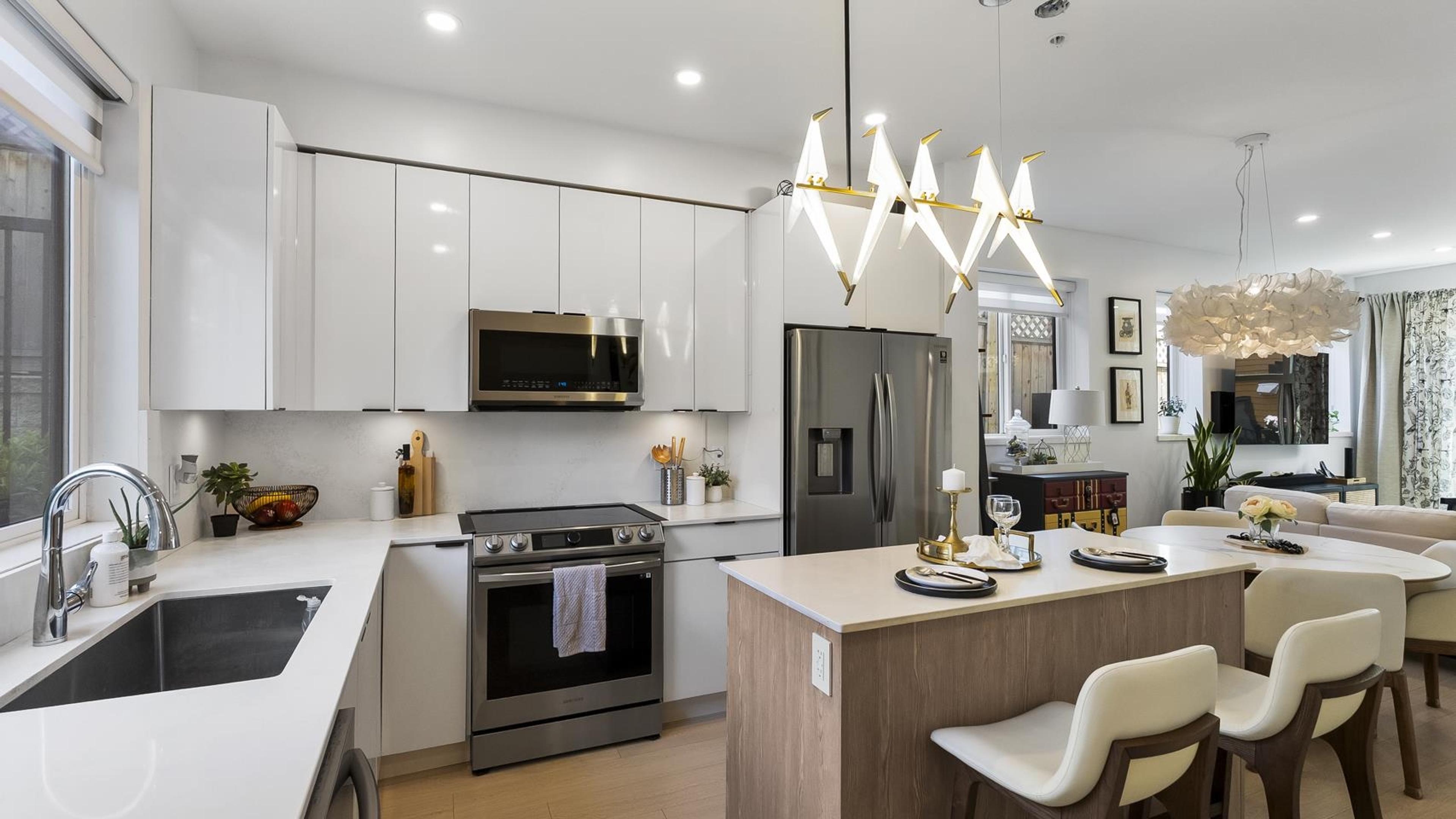 #13 1211 EIGHTH AVENUE - 10