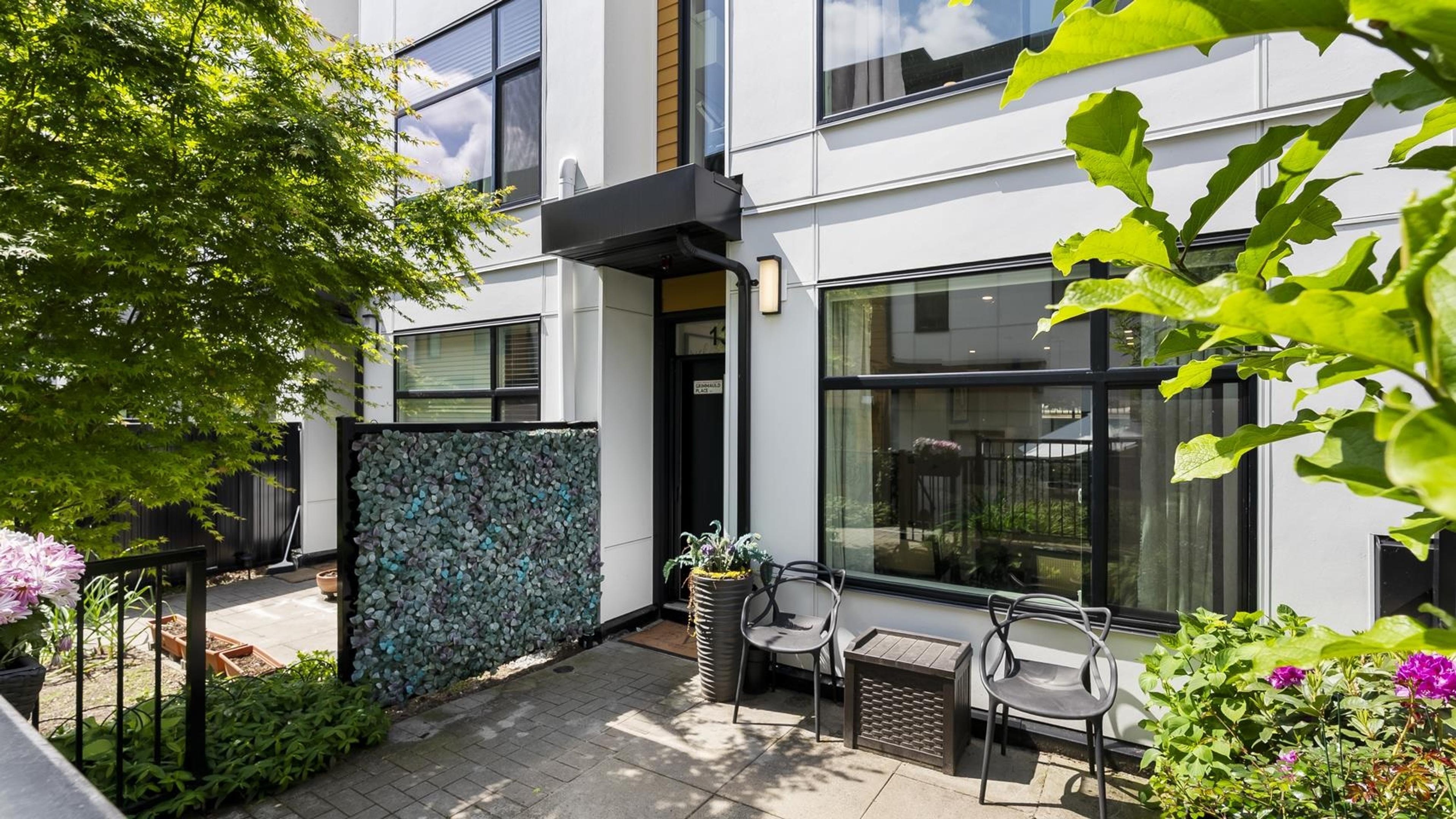 #13 1211 EIGHTH AVENUE - 33