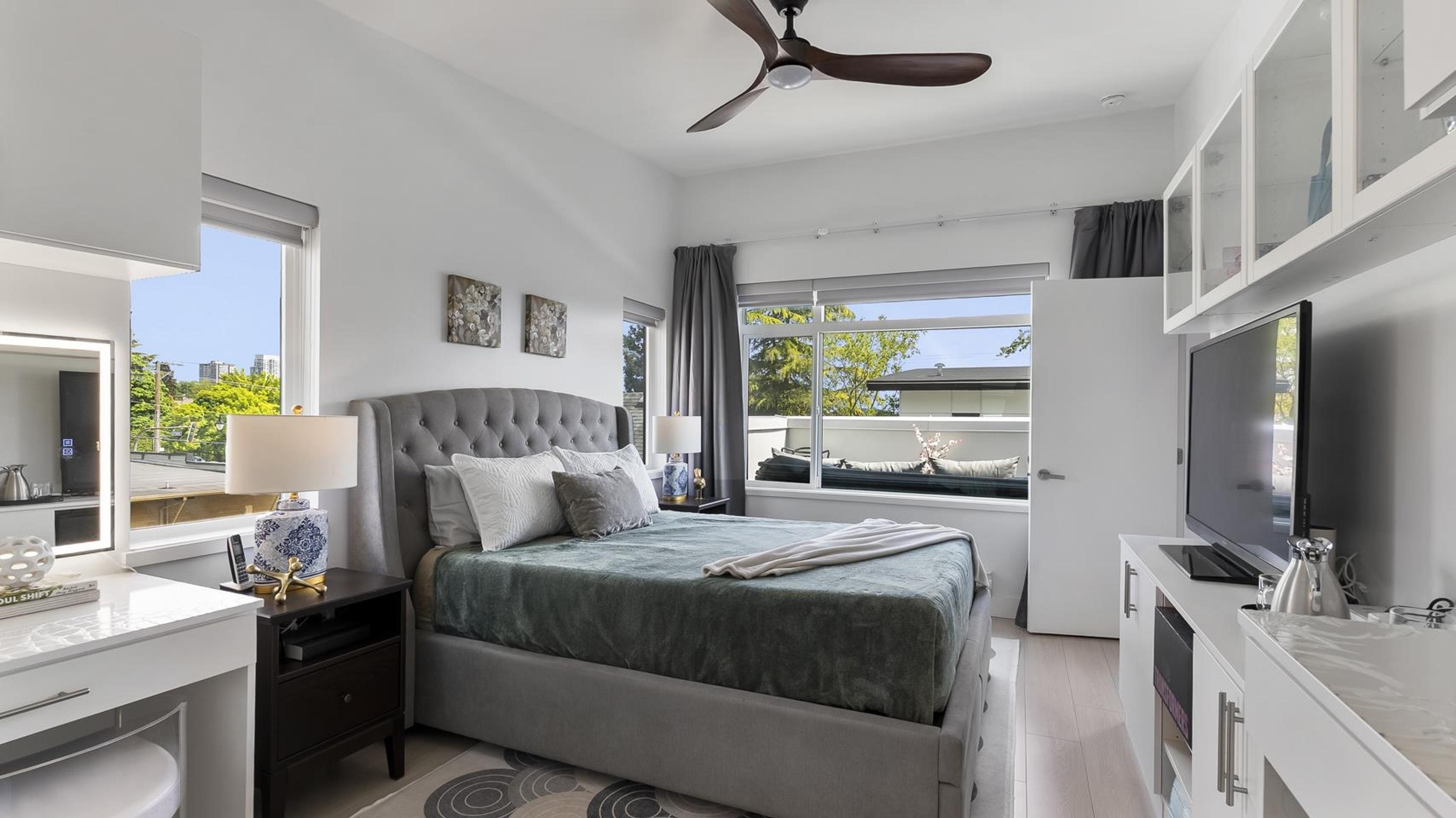 #13 1211 EIGHTH AVENUE - 14