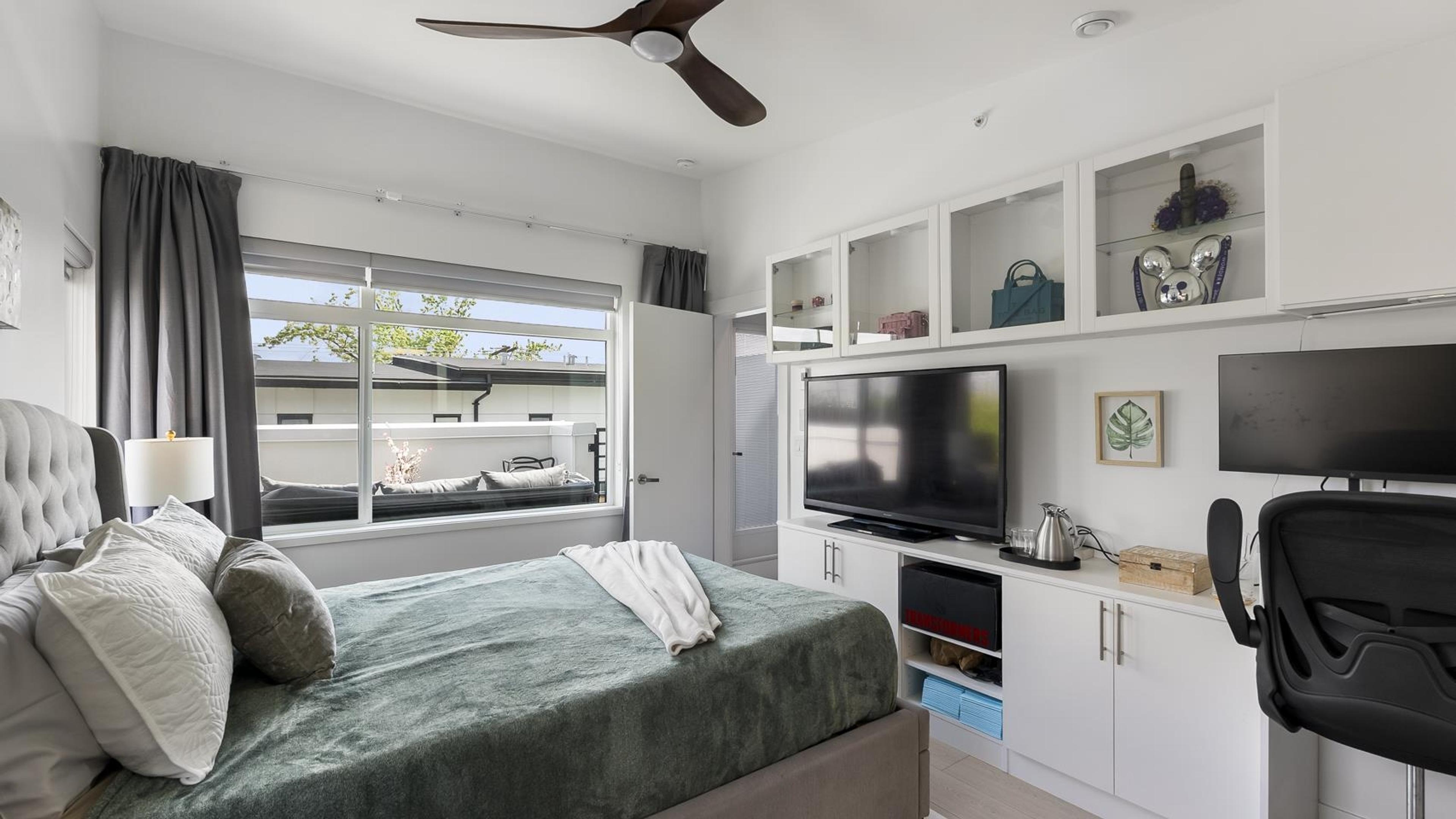 #13 1211 EIGHTH AVENUE - 15