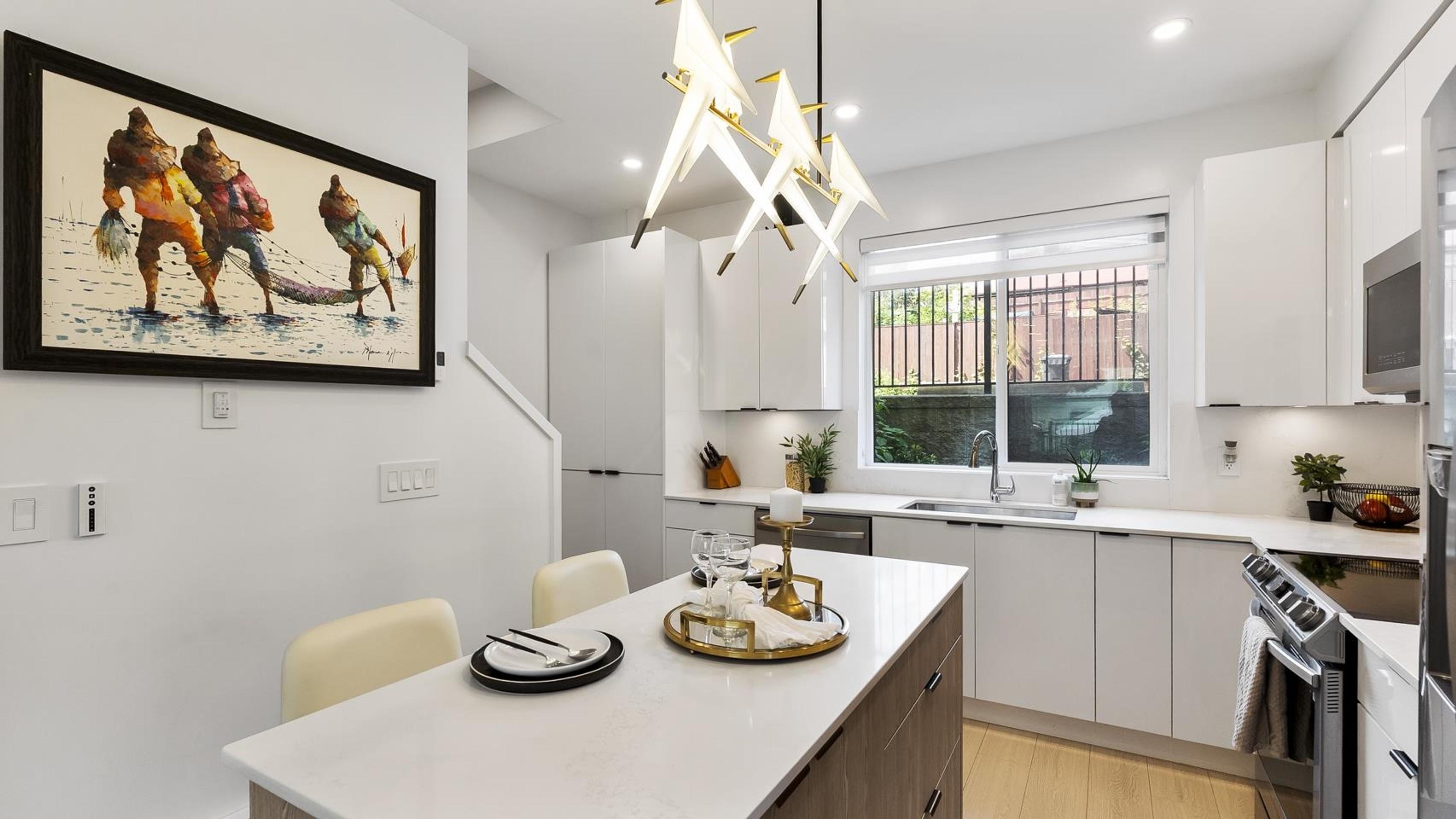 #13 1211 EIGHTH AVENUE - 11