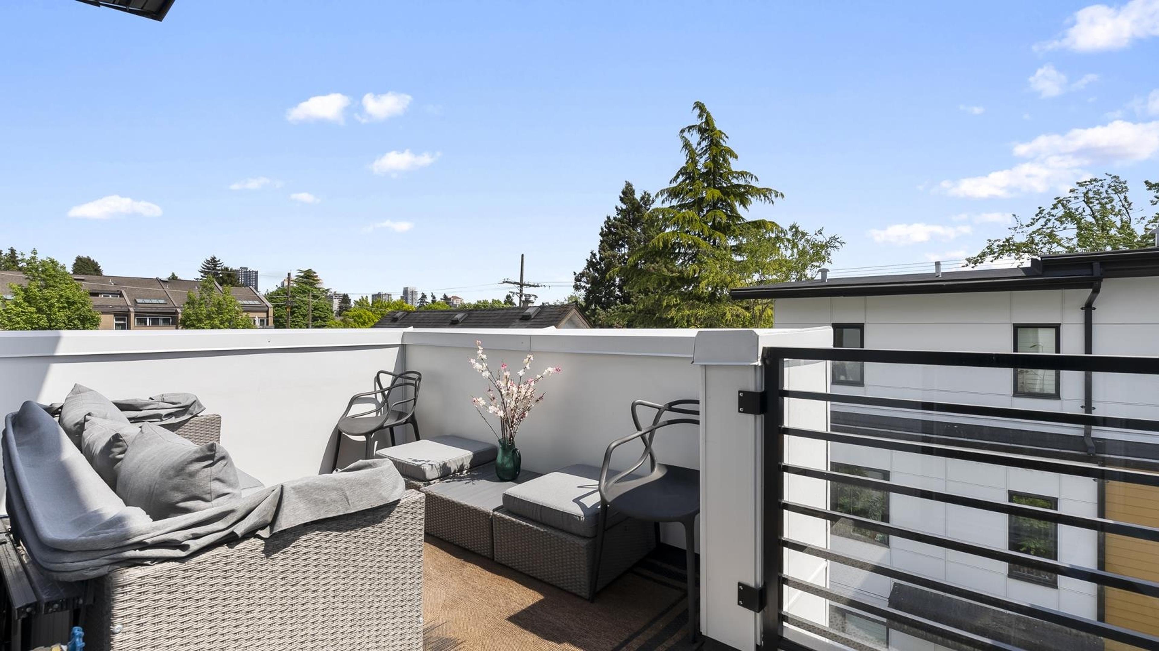 #13 1211 EIGHTH AVENUE - 31