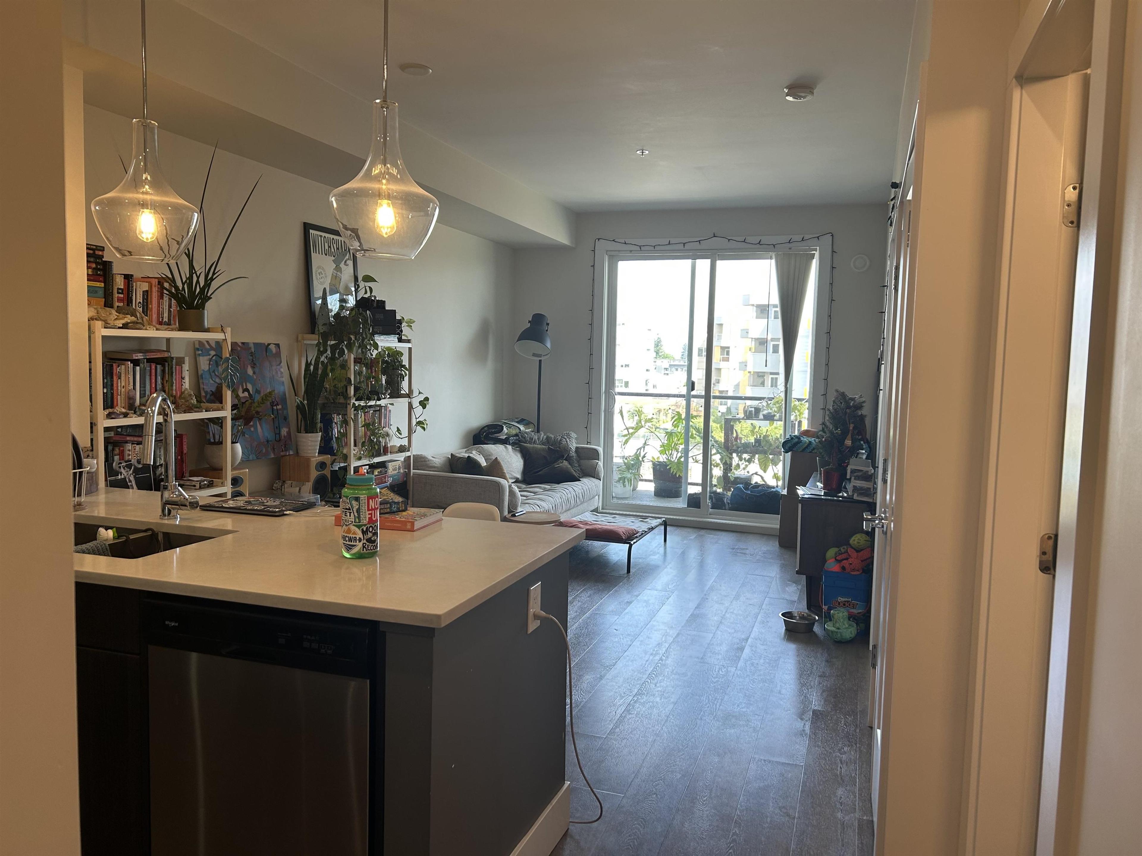 #304 32838 VENTURA AVENUE - Image 2