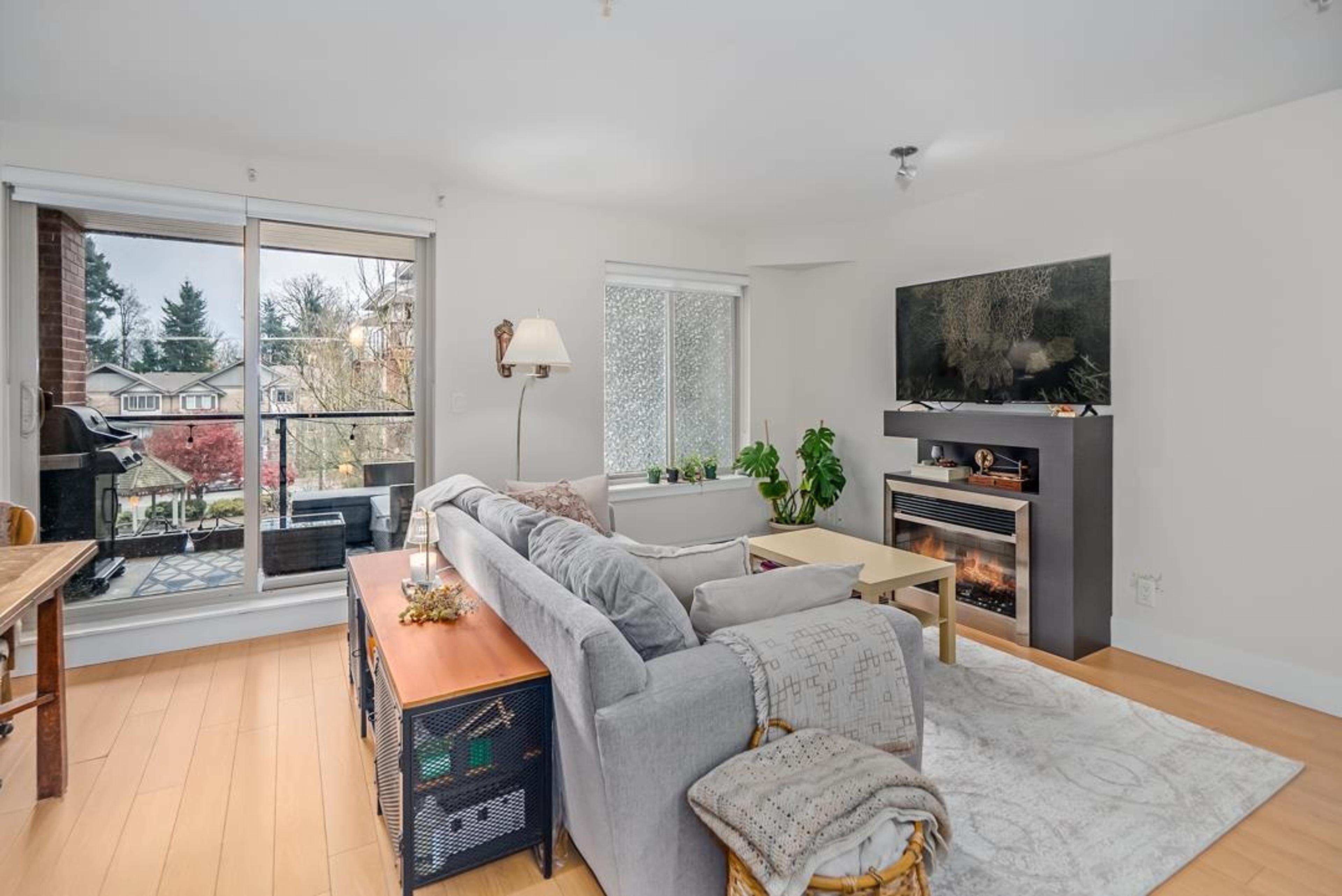 #301 2233 MCKENZIE ROAD - 6