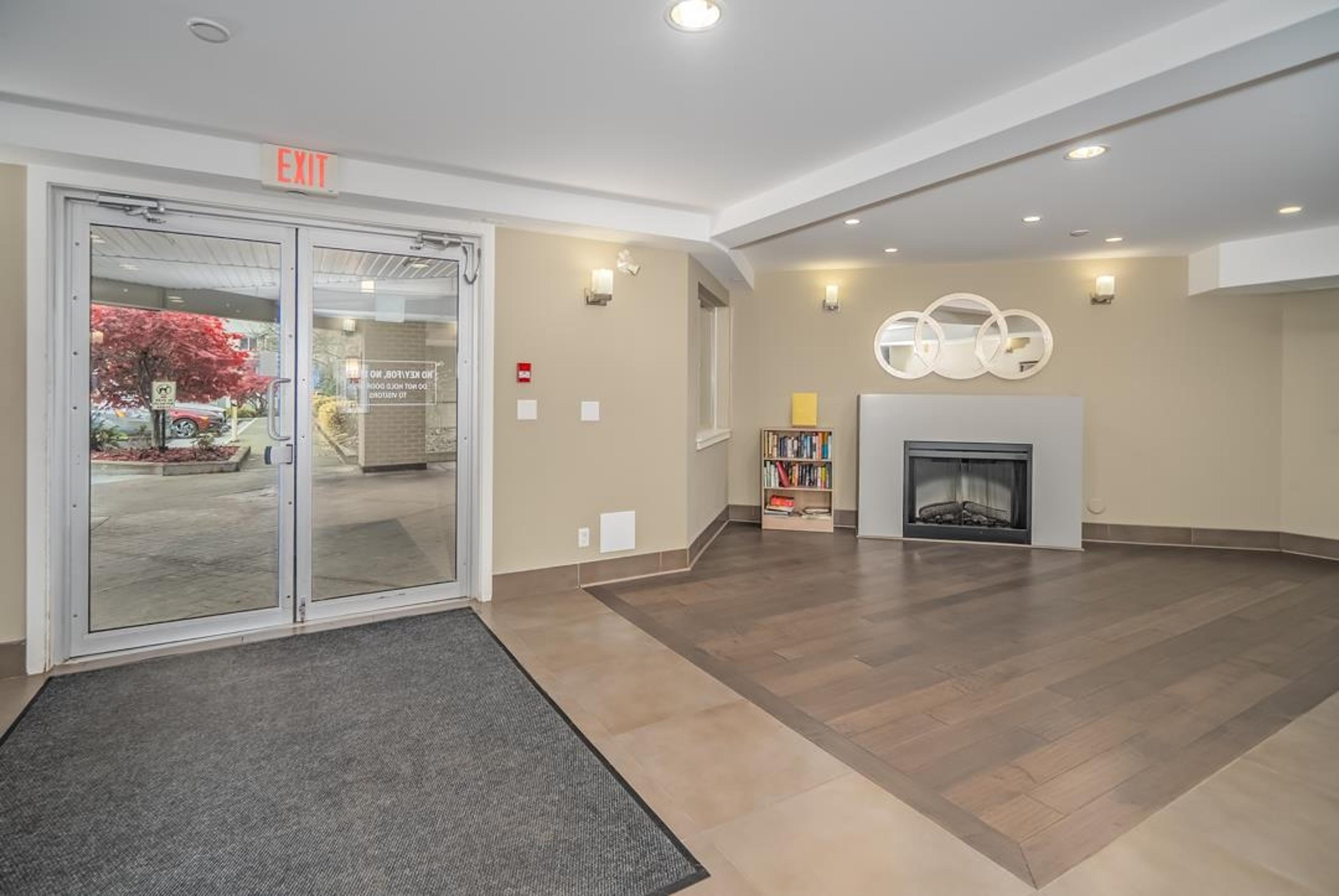 #301 2233 MCKENZIE ROAD - 28