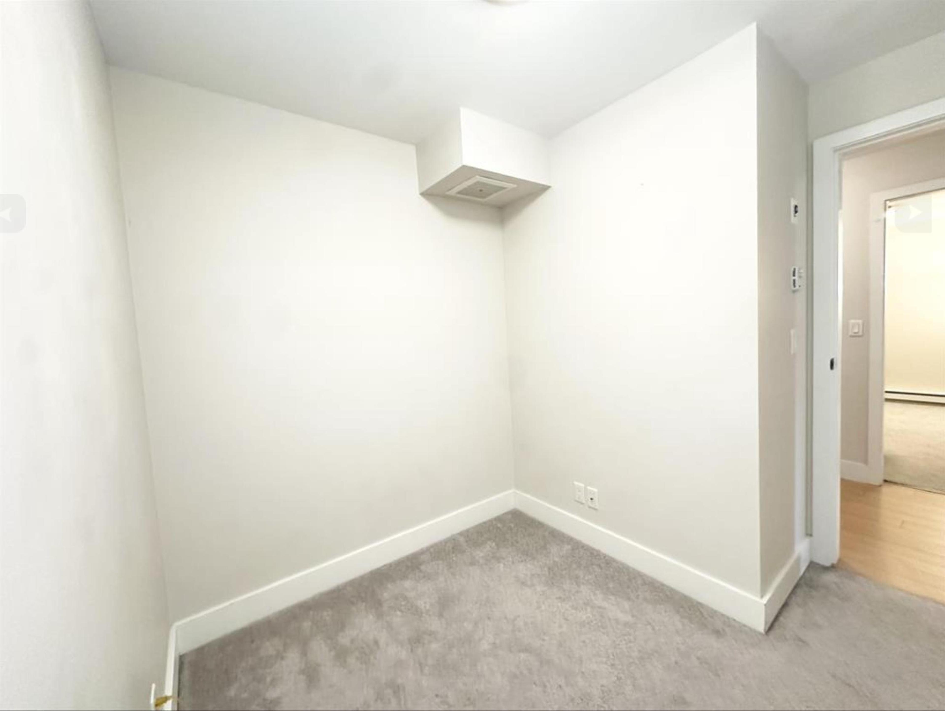 #301 2233 MCKENZIE ROAD - 20