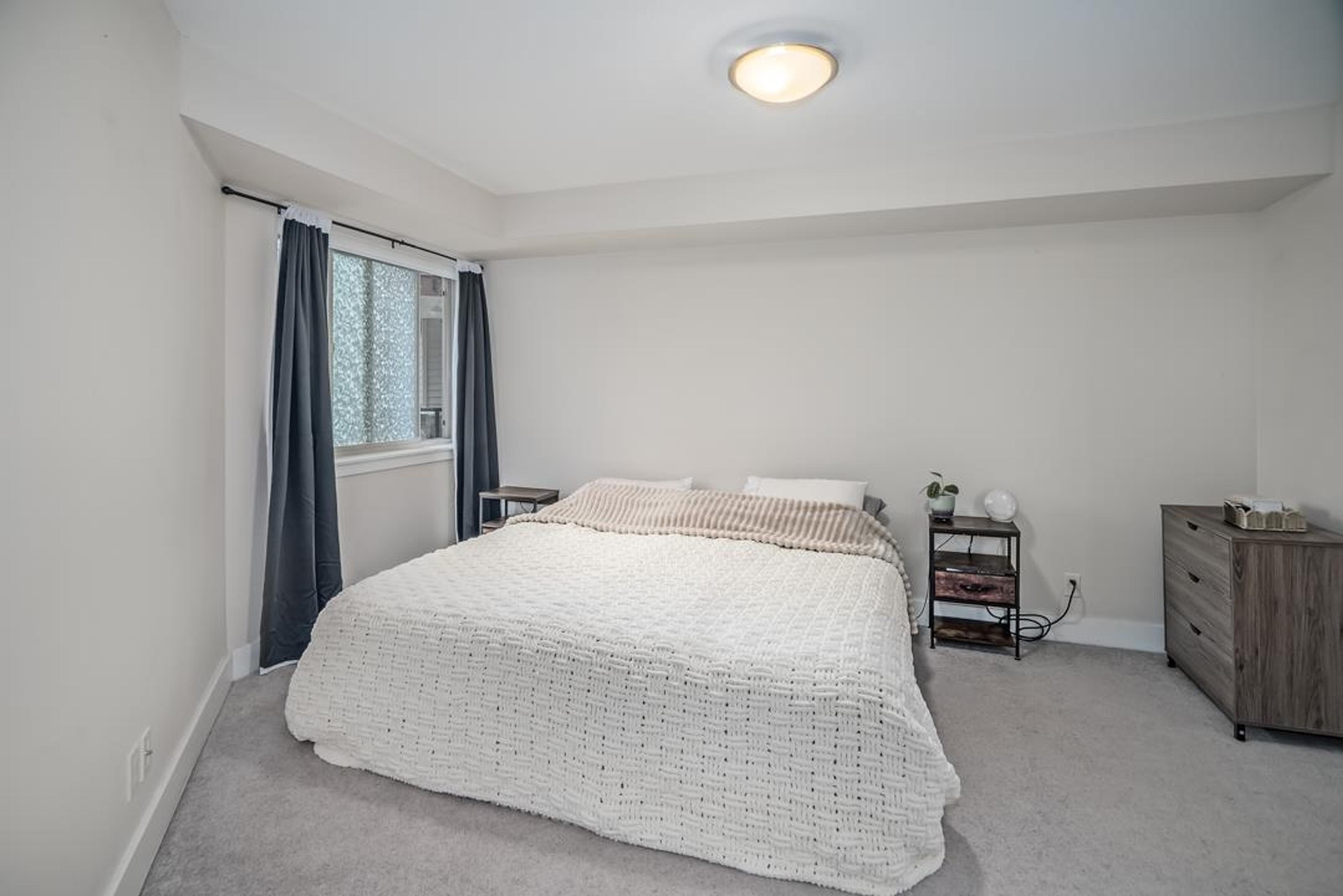 #301 2233 MCKENZIE ROAD - 14