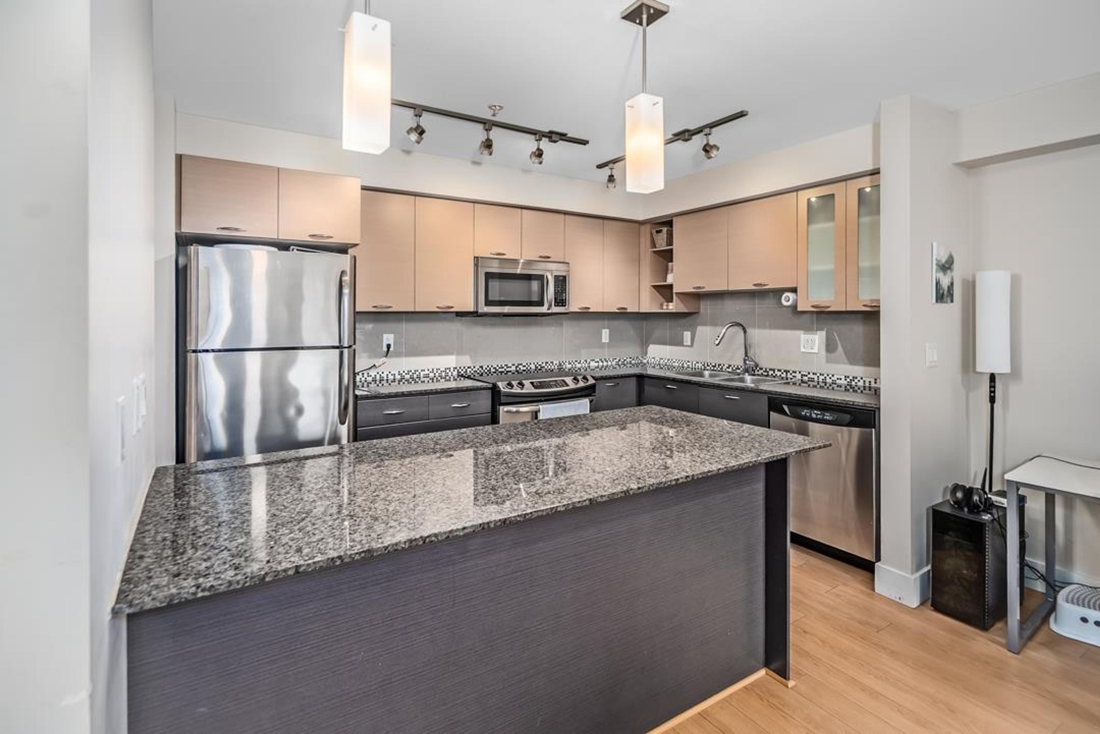 #301 2233 MCKENZIE ROAD - 11