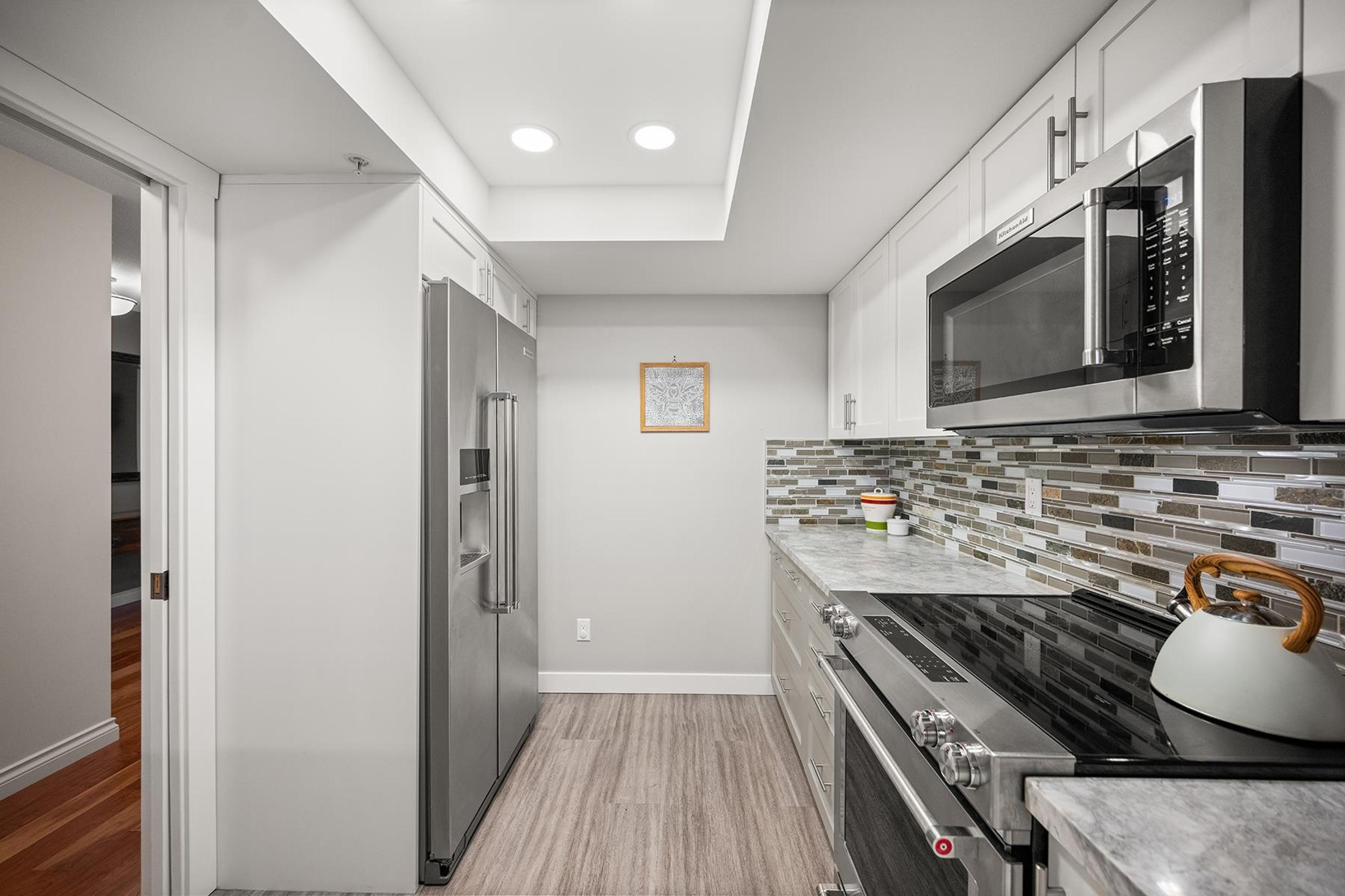 #1004 200 NEWPORT DRIVE - 6