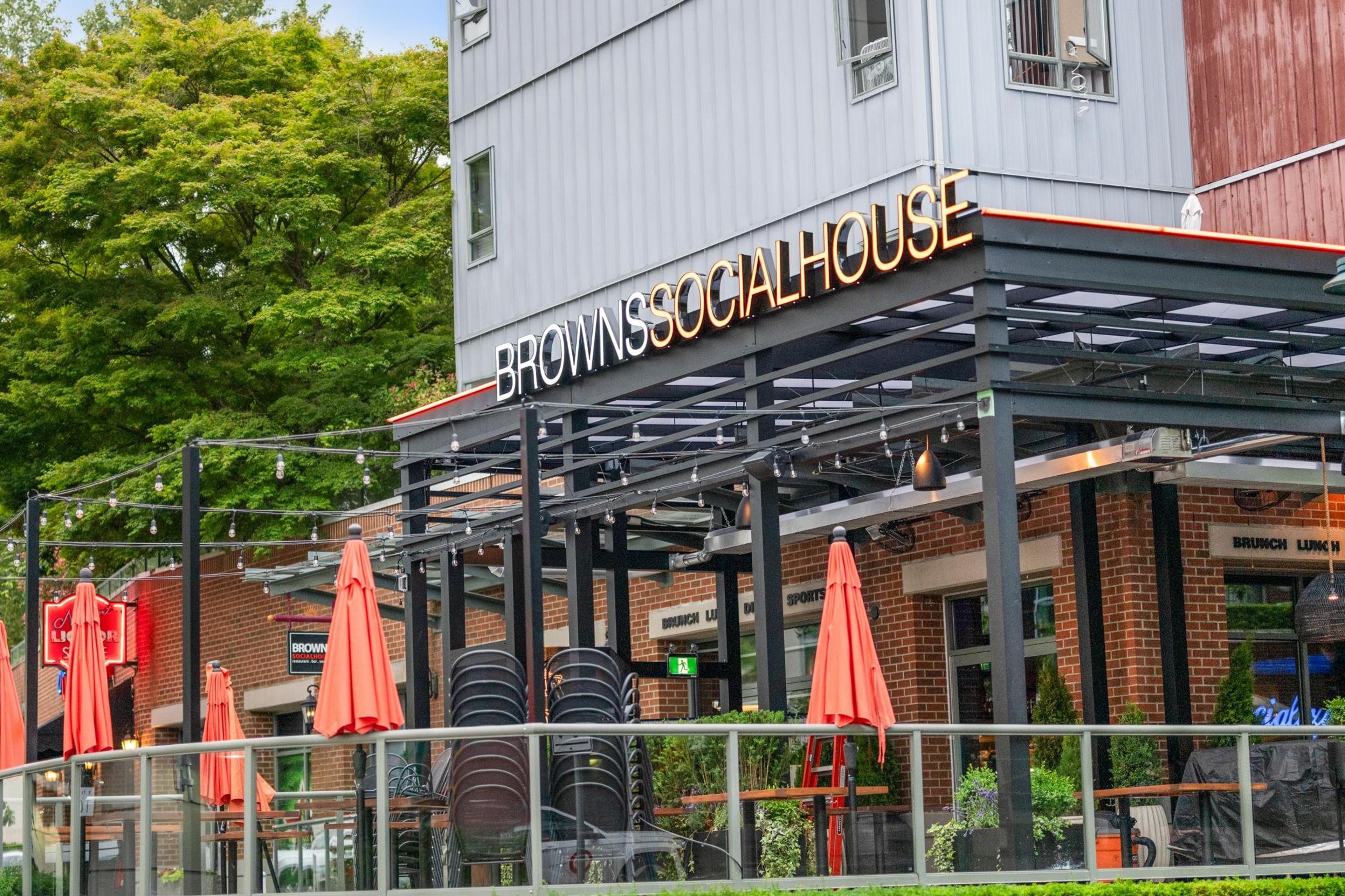 #1004 200 NEWPORT DRIVE - 34