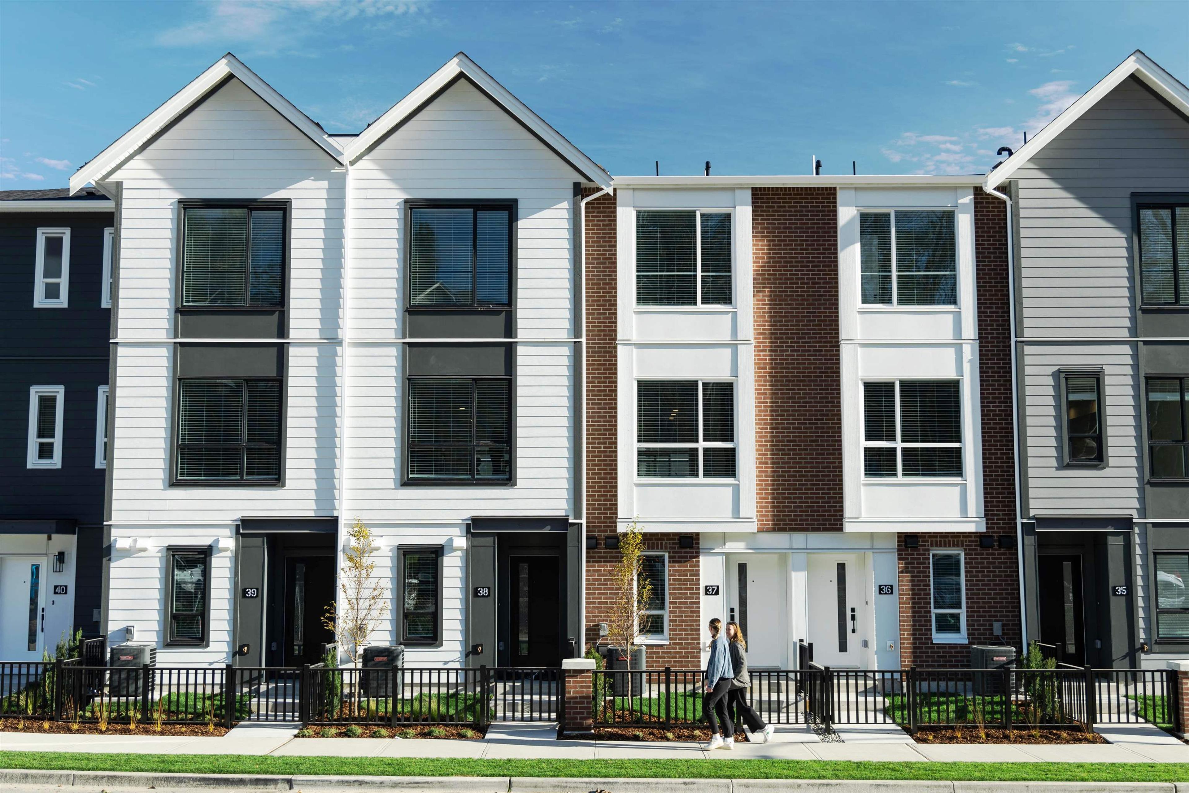 #67 2886 MONTROSE AVENUE - Main Image