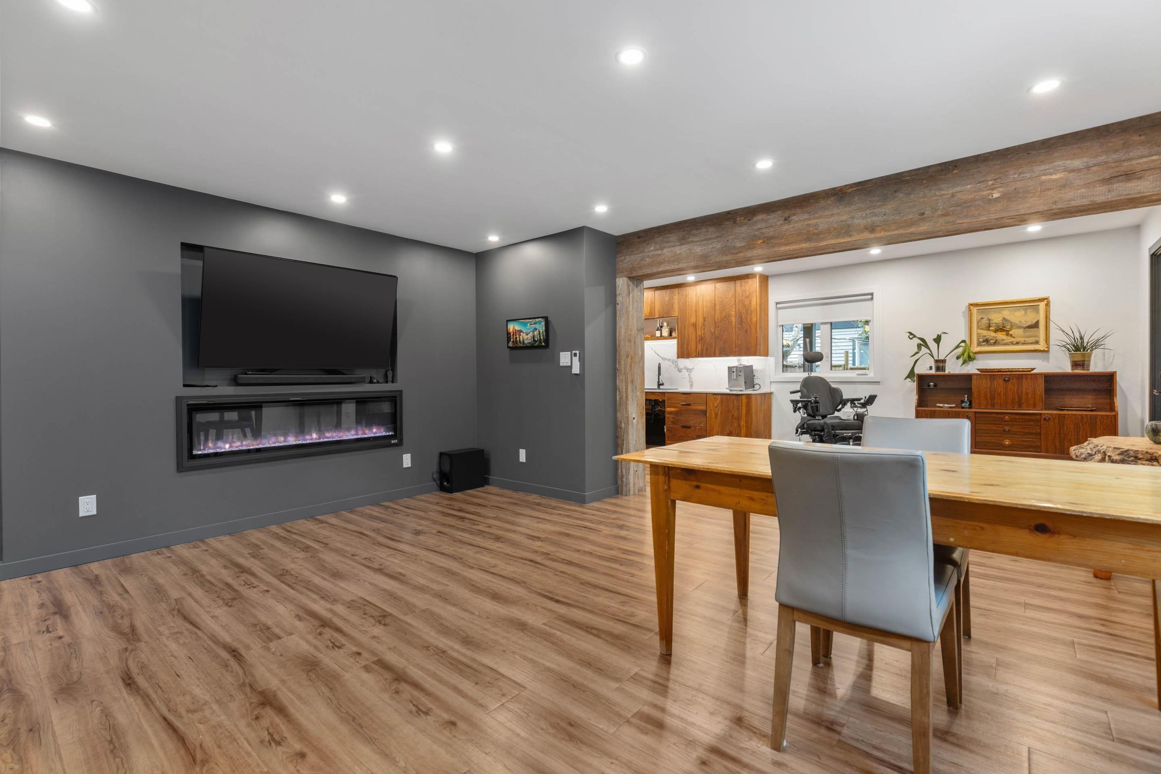 1469 OLIVE STREET - 32