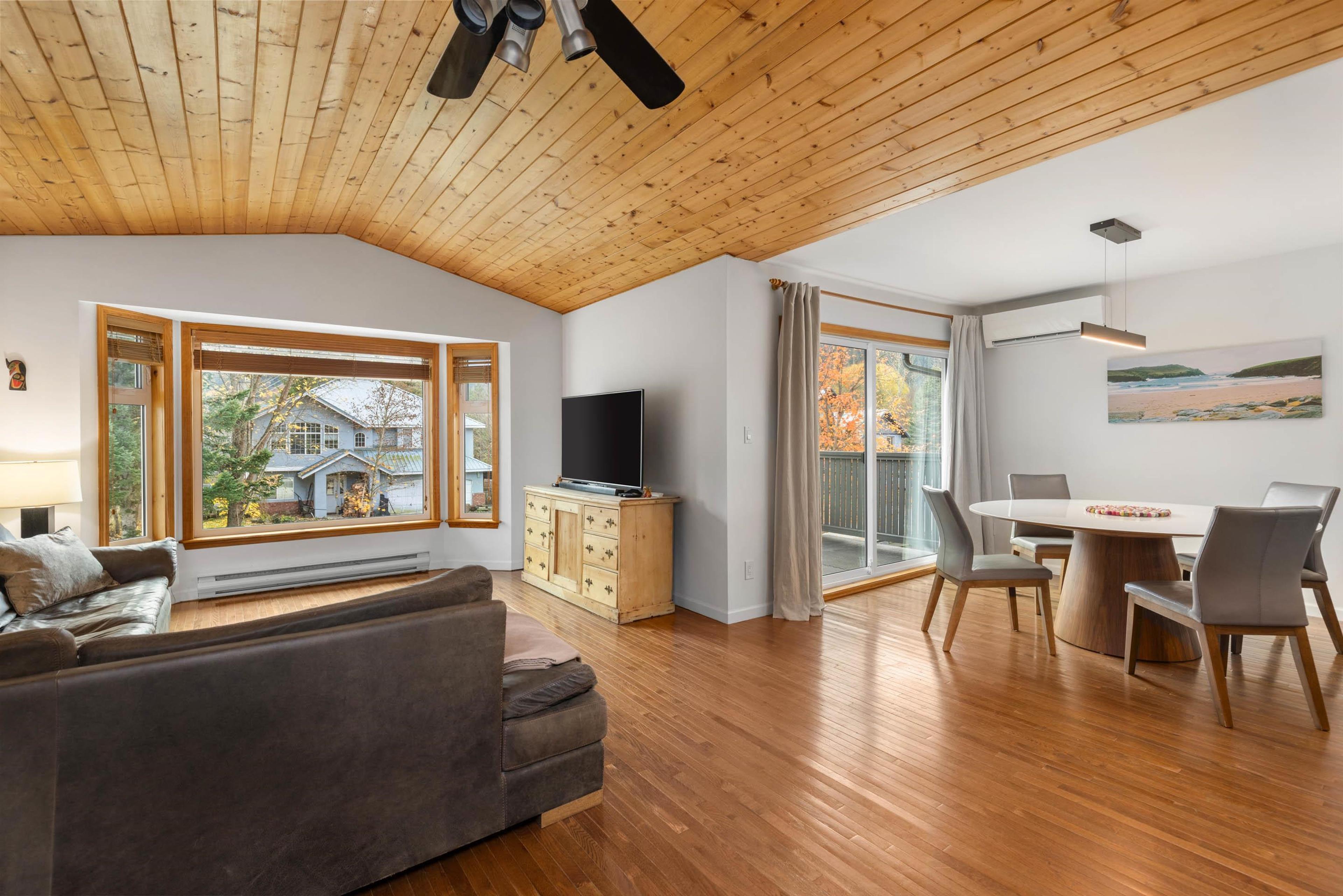 1469 OLIVE STREET - 9