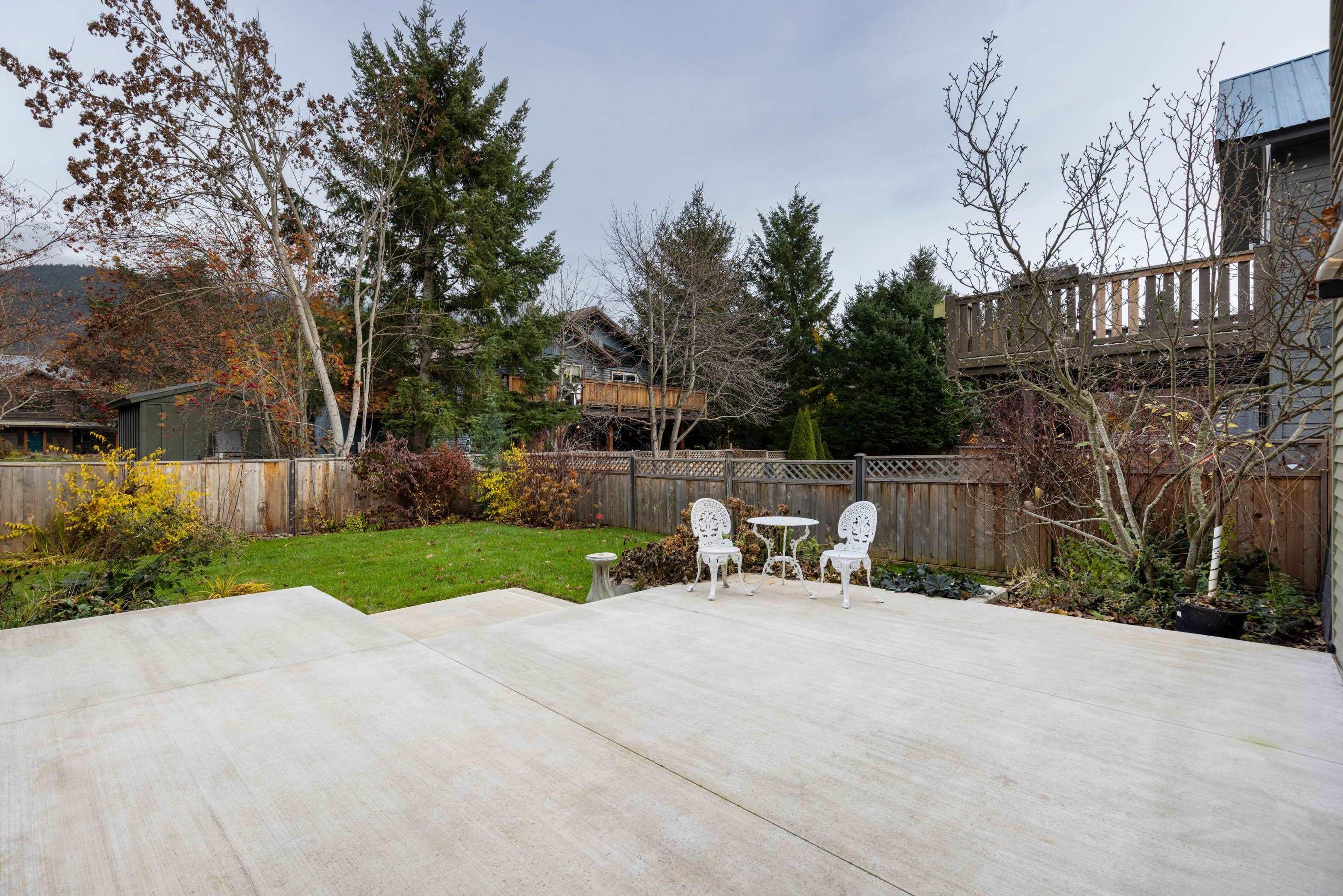 1469 OLIVE STREET - 38