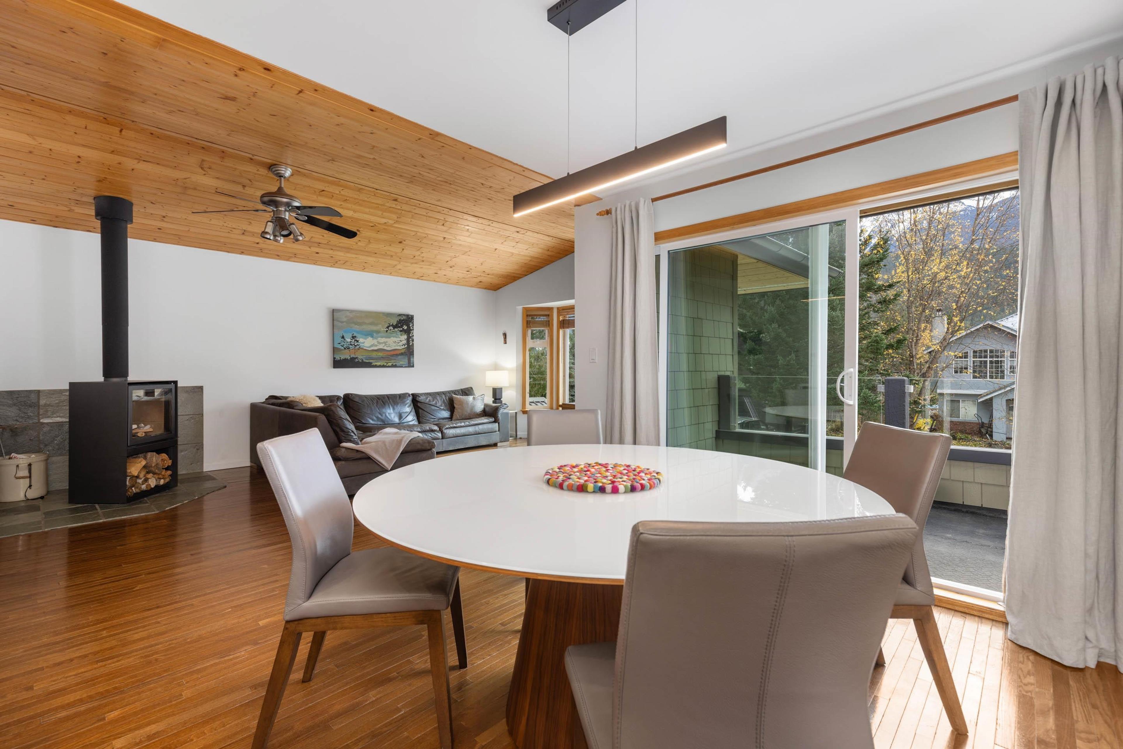 1469 OLIVE STREET - 10