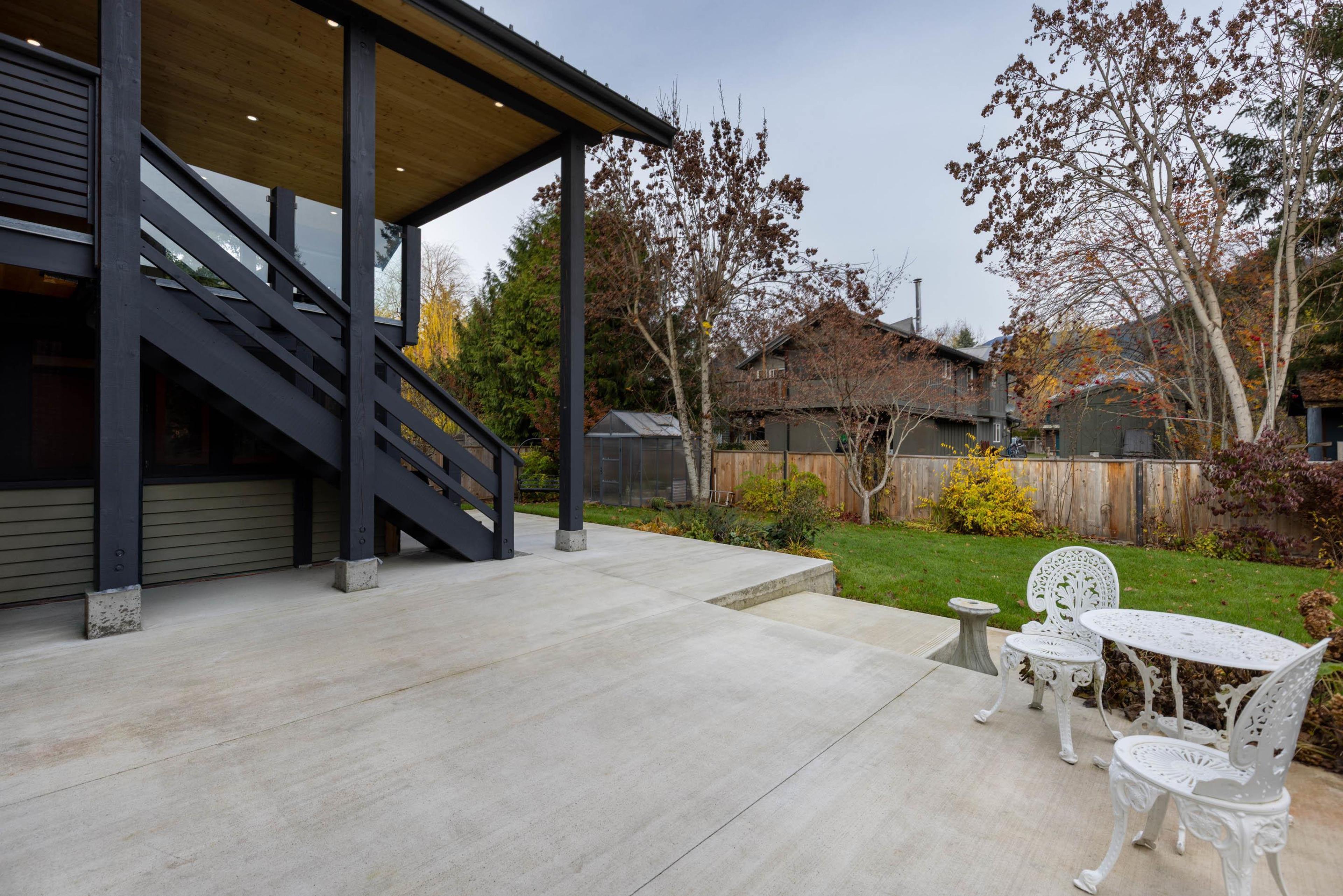 1469 OLIVE STREET - 37