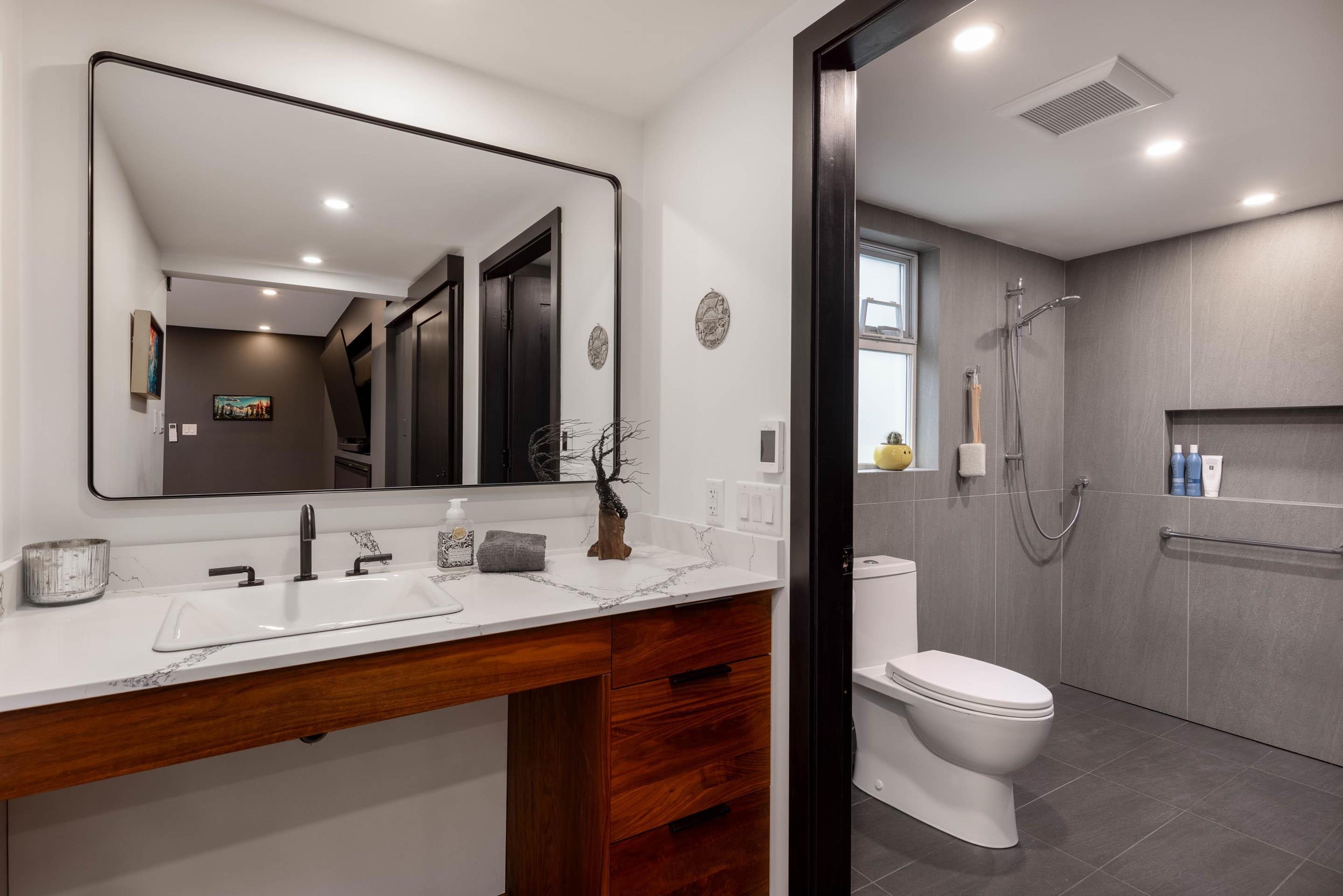 1469 OLIVE STREET - 35