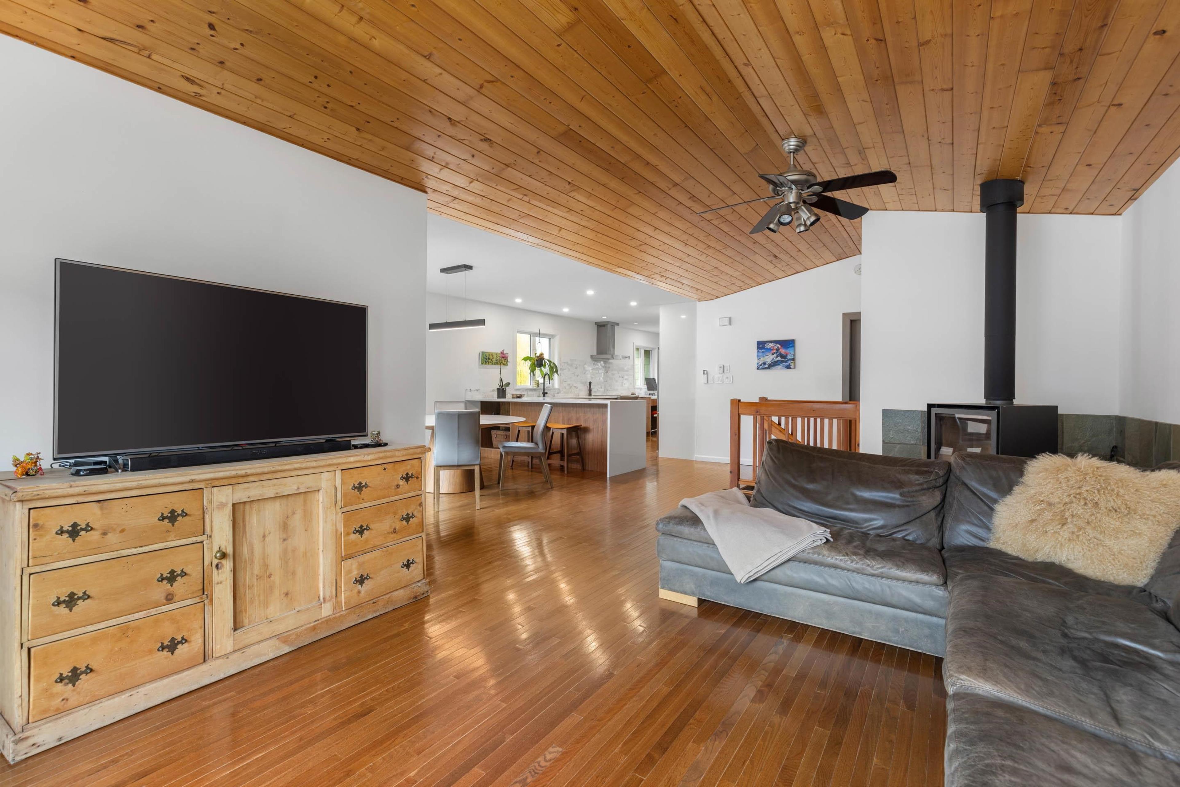 1469 OLIVE STREET - 8