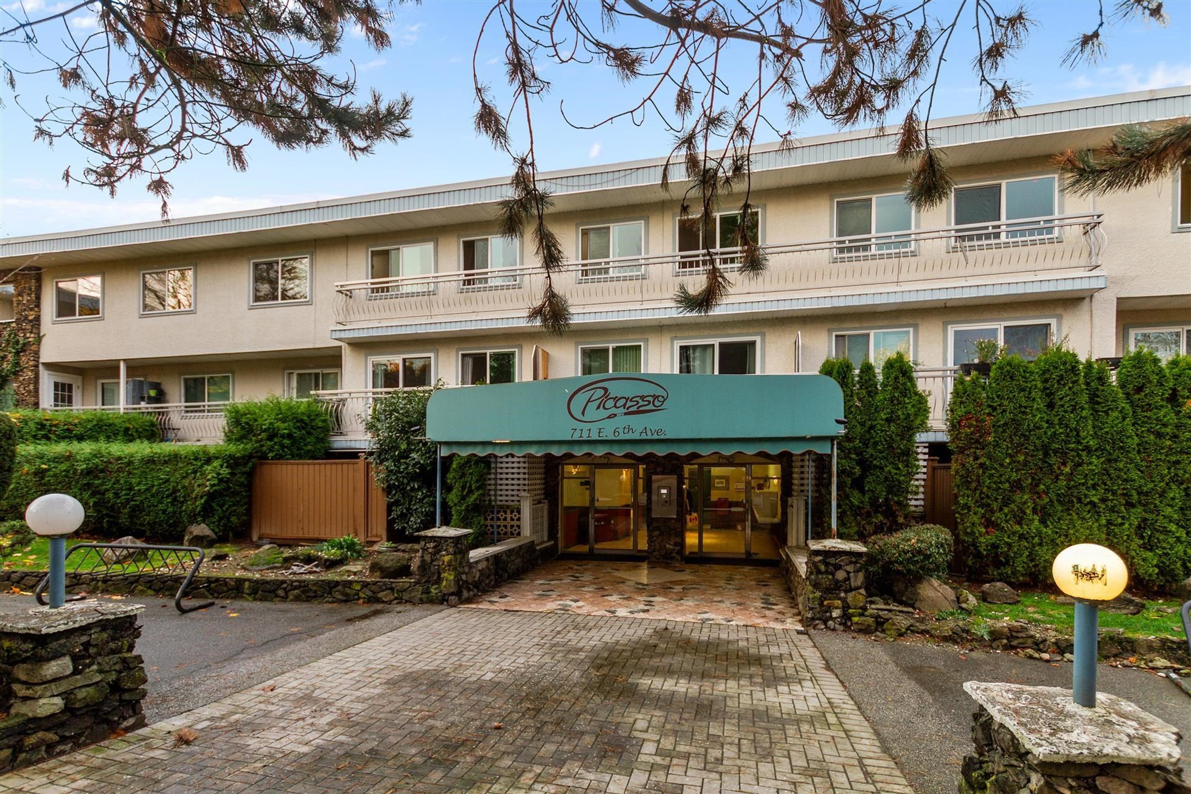 711 E 6th Avenue, Vancouver - Exteriors - Photo 1