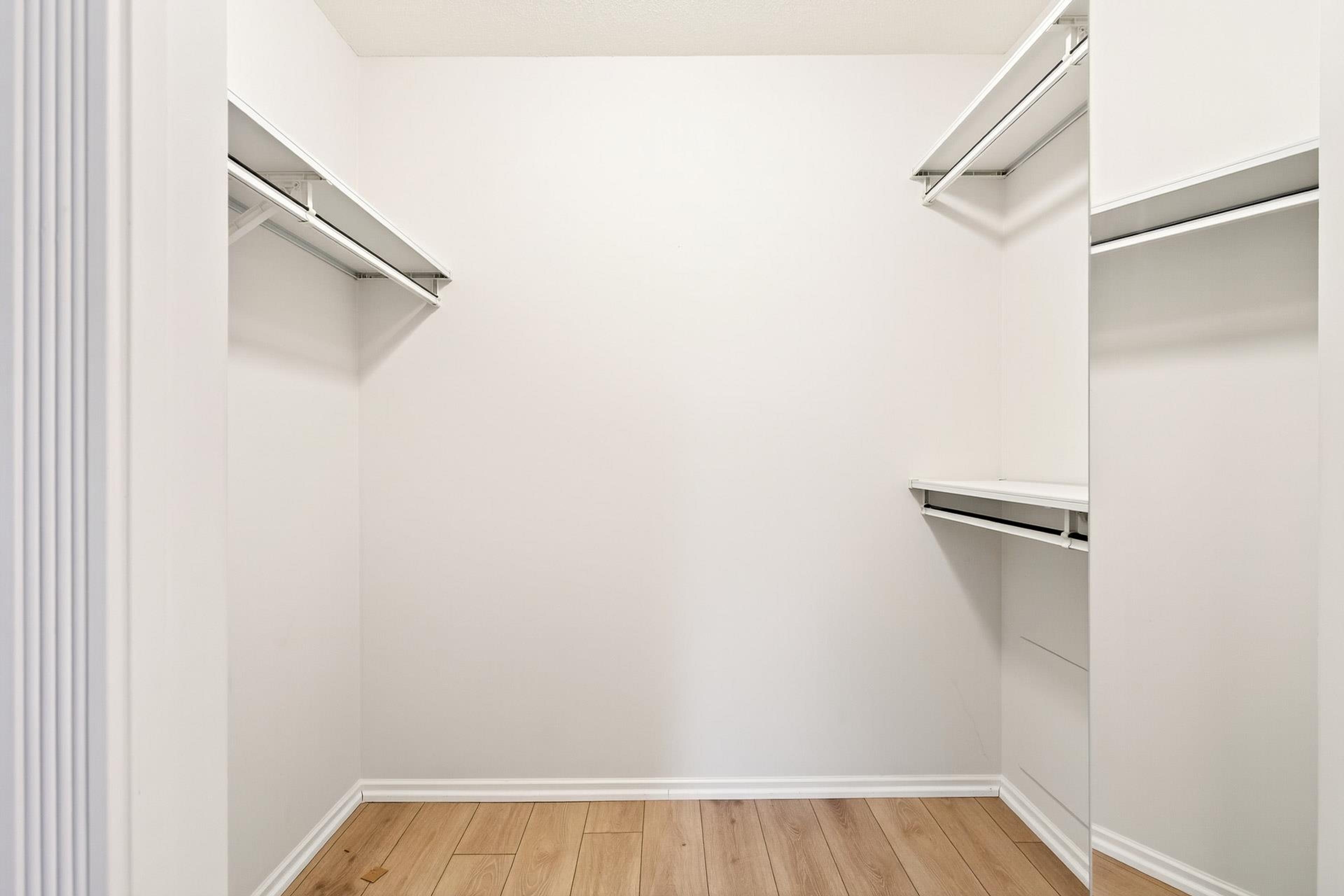 #213 220 NEWPORT DRIVE - 23