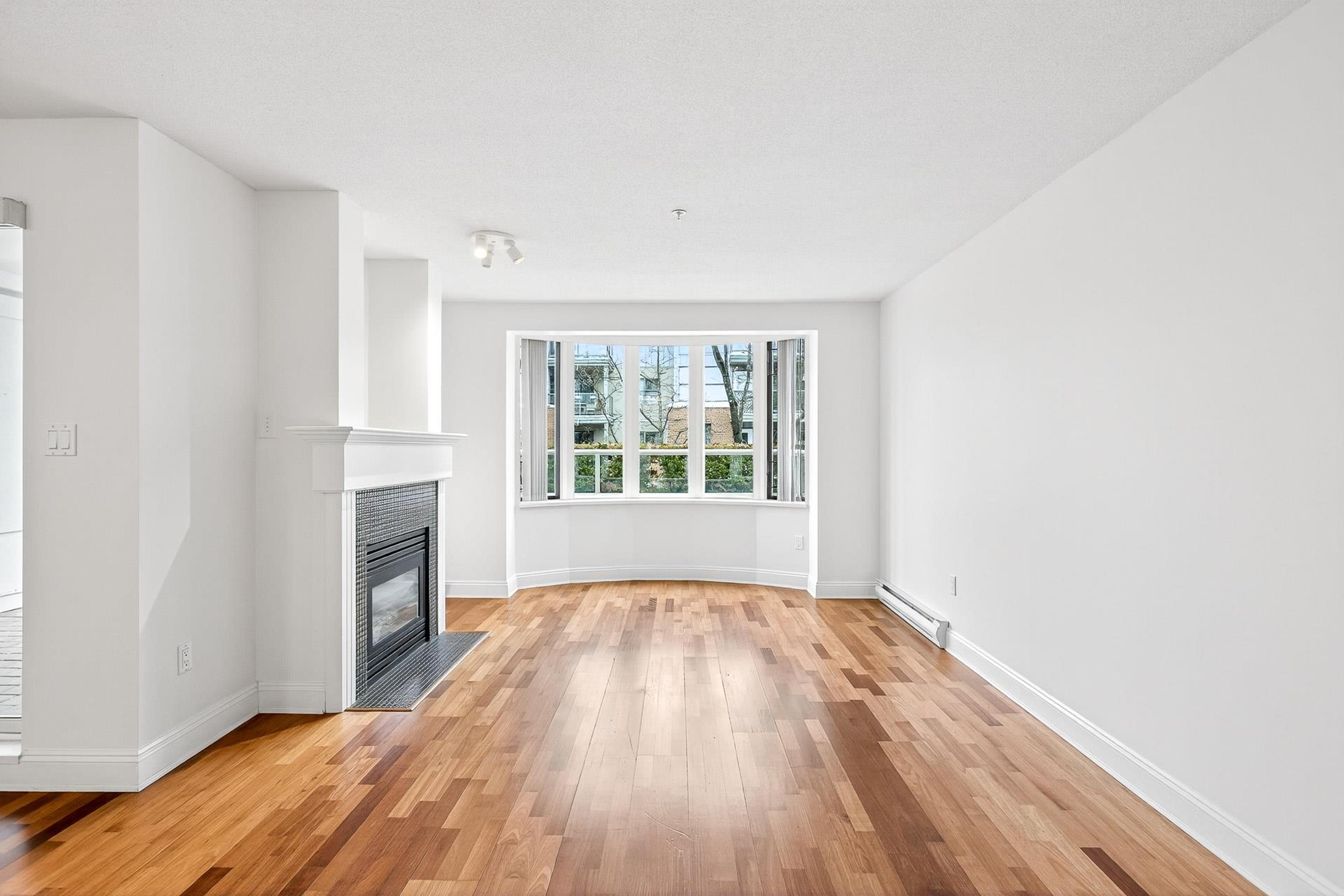 #213 220 NEWPORT DRIVE - 6