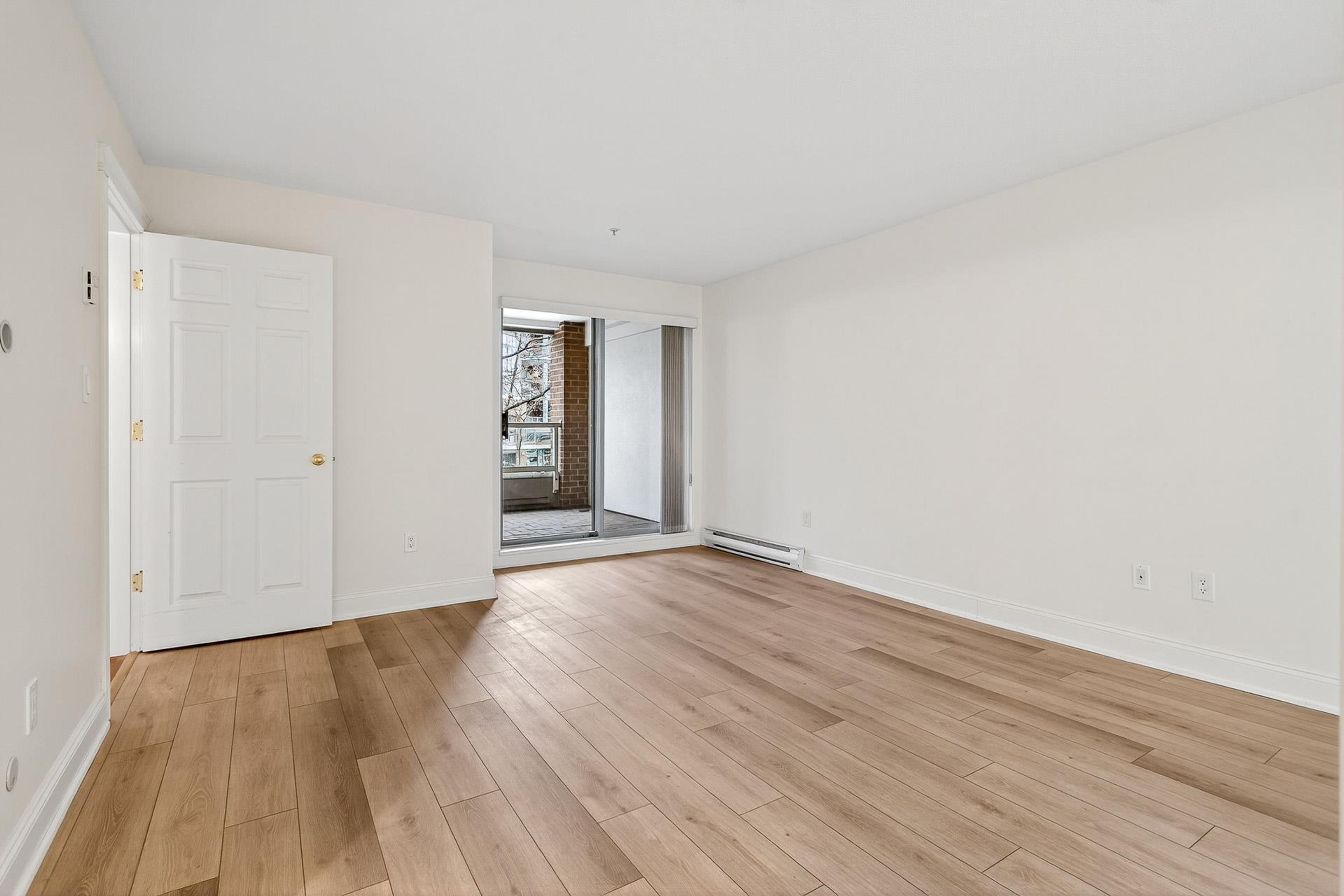 #213 220 NEWPORT DRIVE - 26