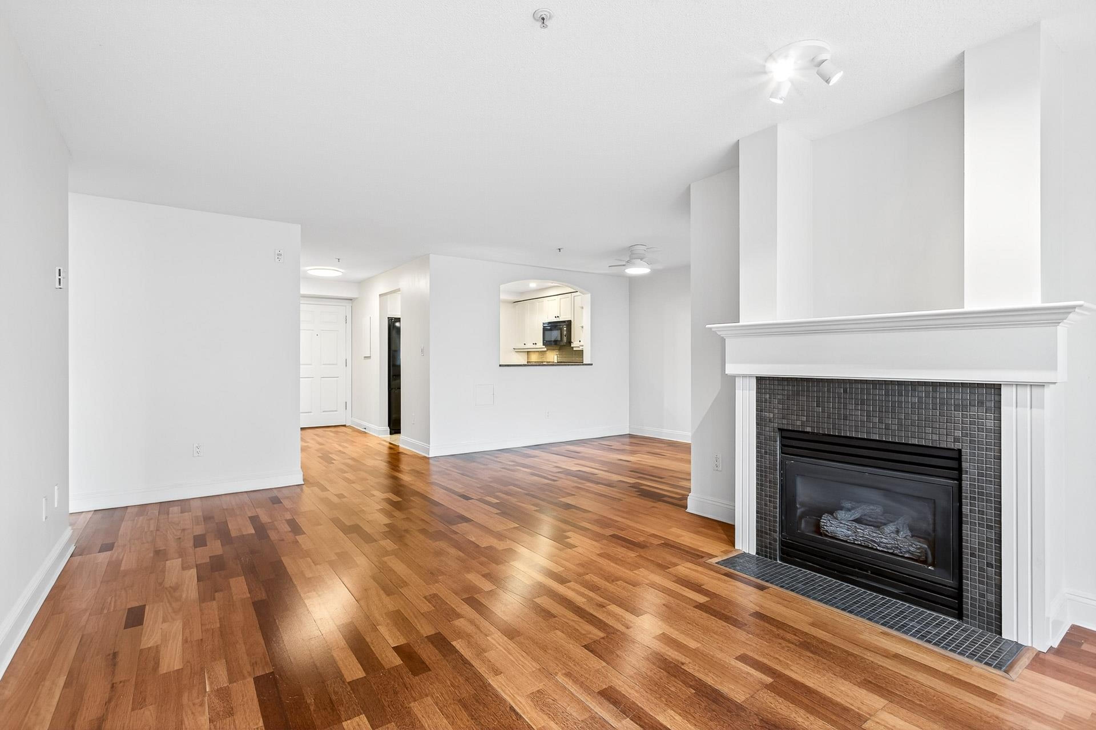 #213 220 NEWPORT DRIVE - 9