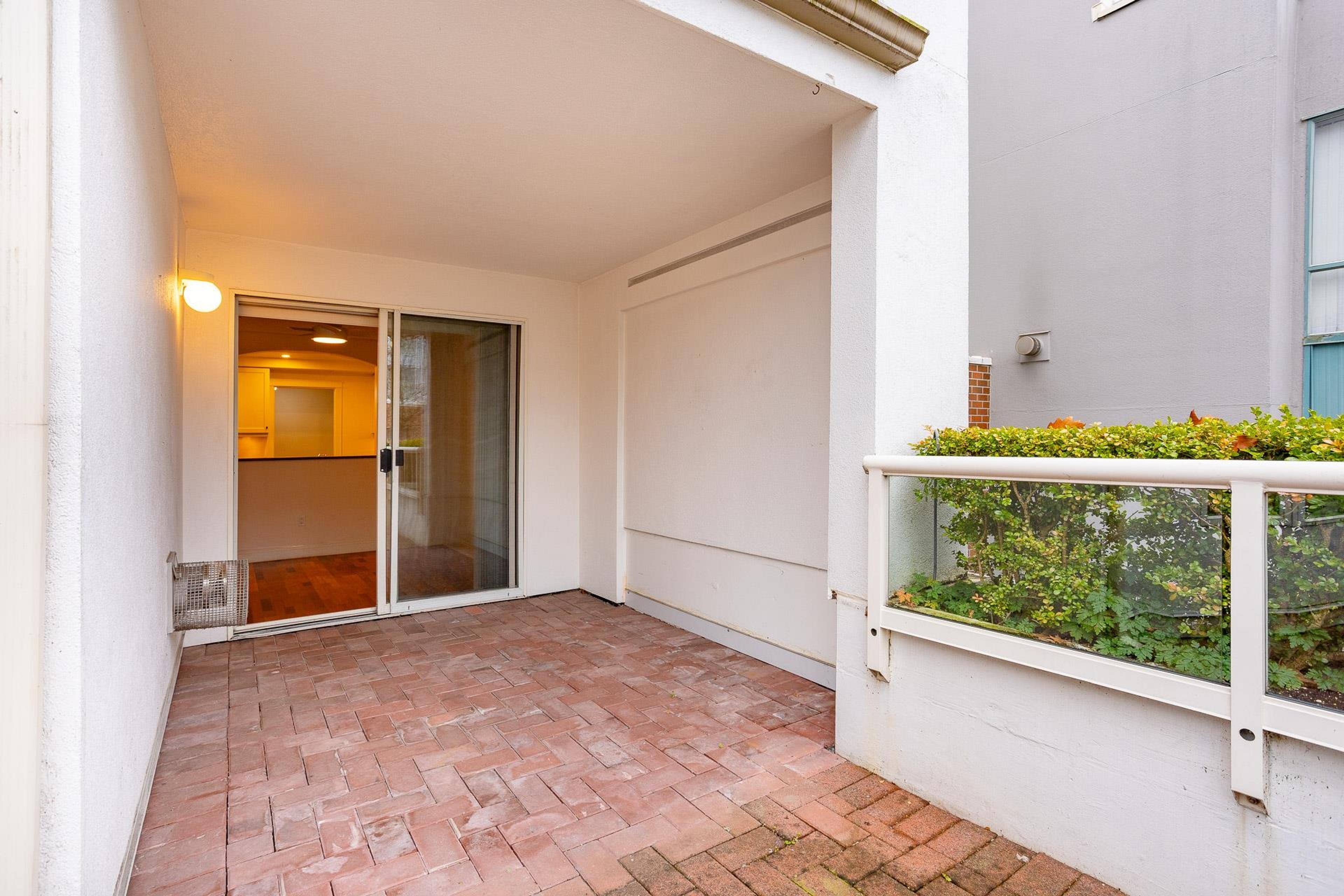 #213 220 NEWPORT DRIVE - 33