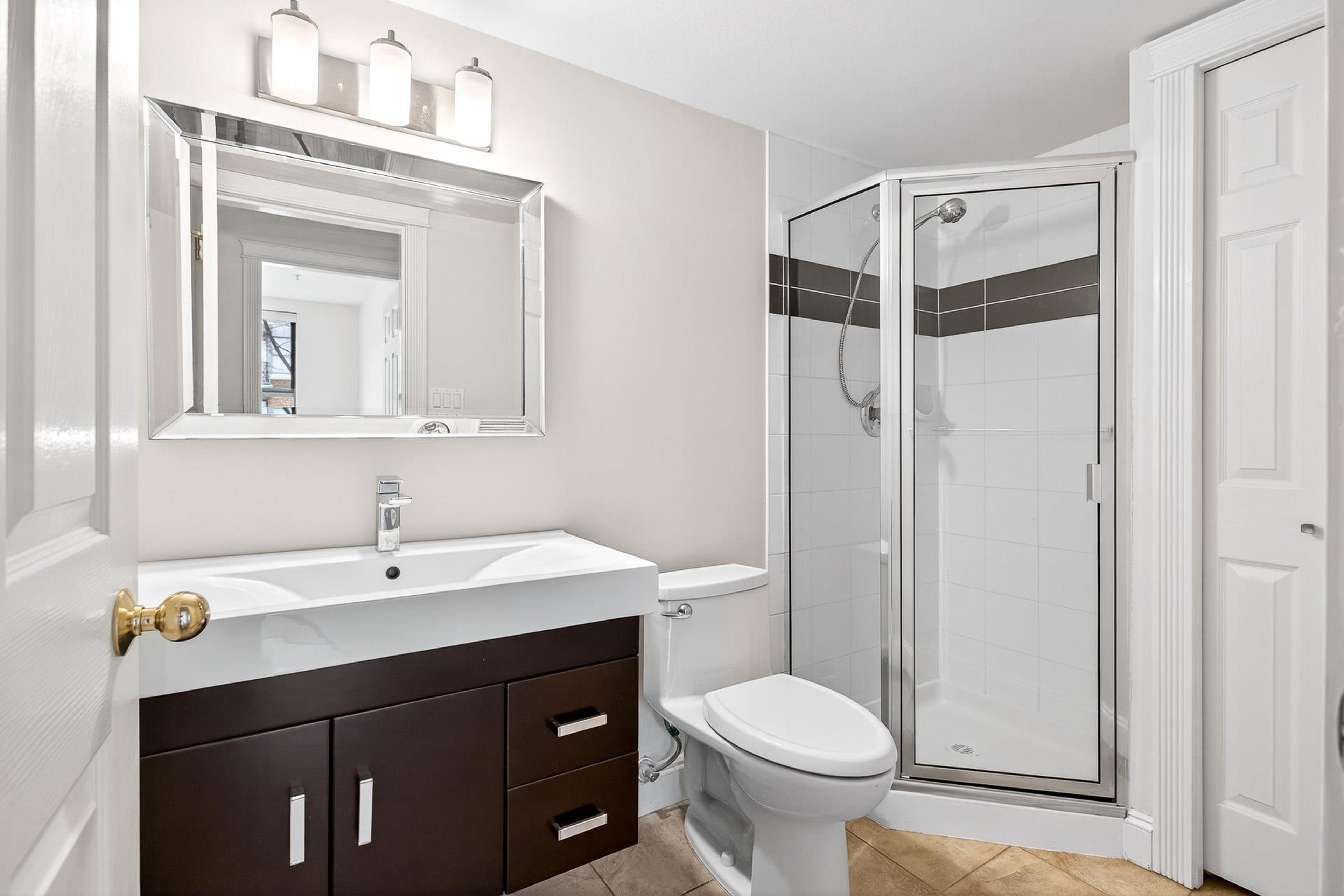 #213 220 NEWPORT DRIVE - 31