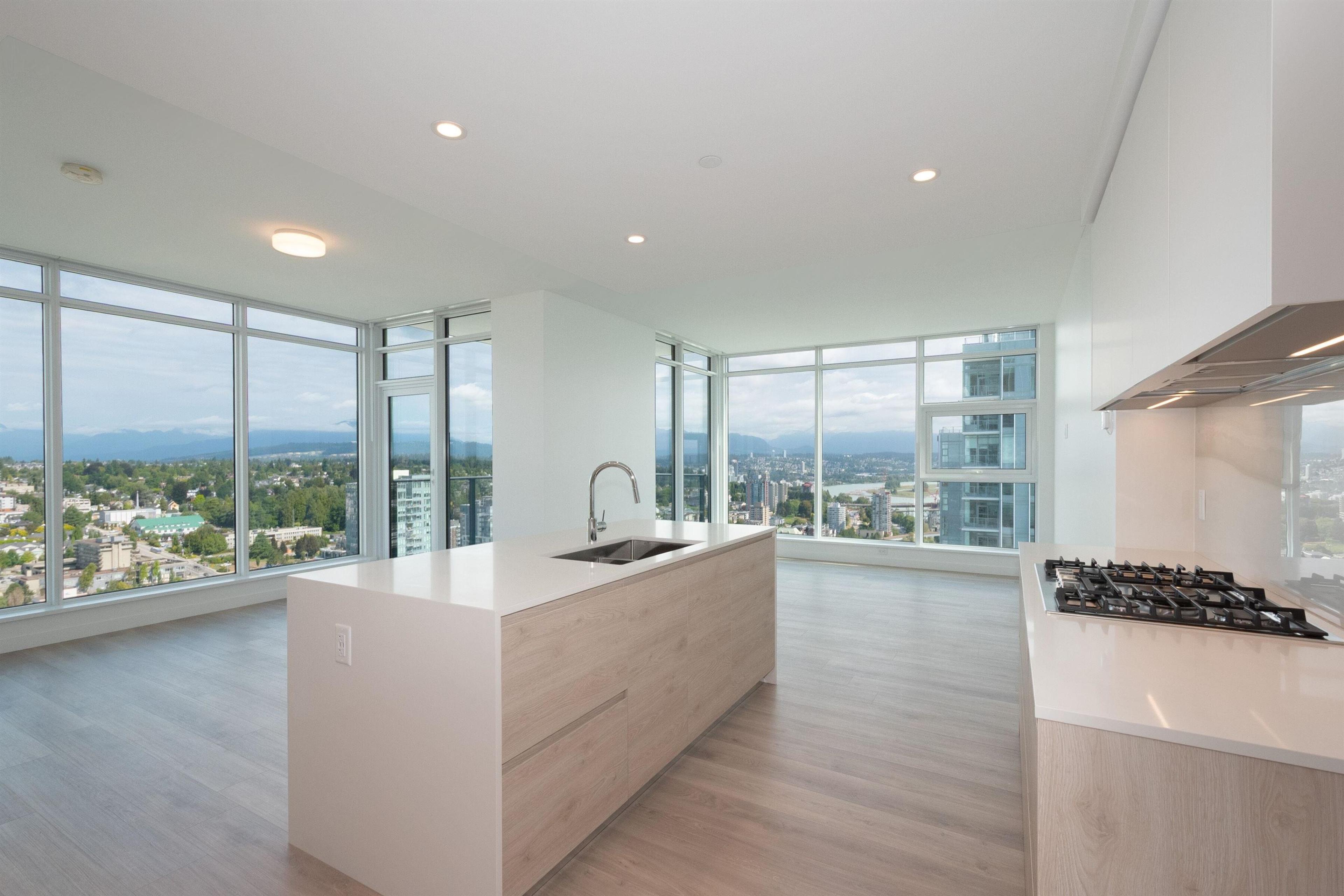 #4004 680 QUAYSIDE DRIVE - Image 2