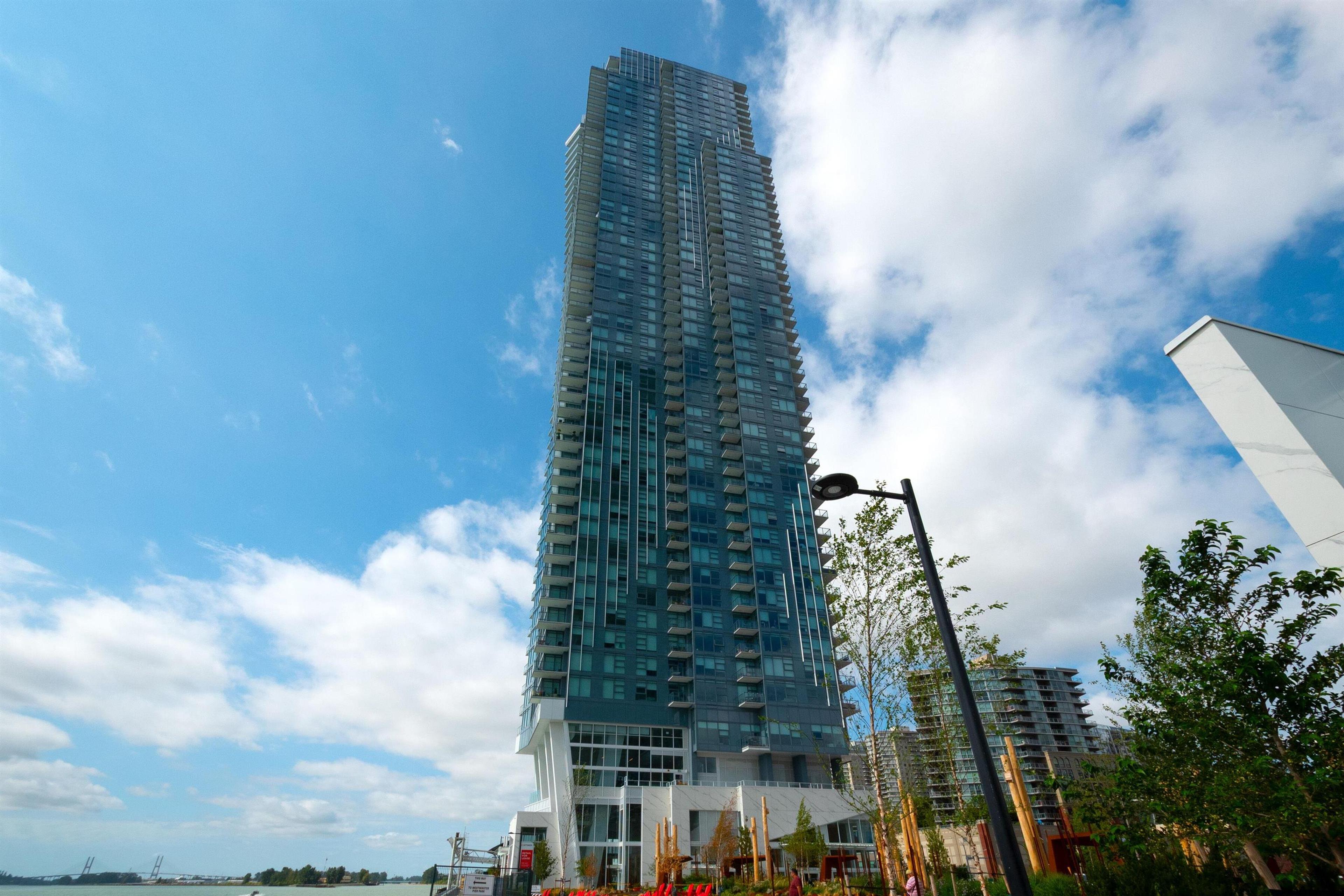 #4004 680 QUAYSIDE DRIVE - 36