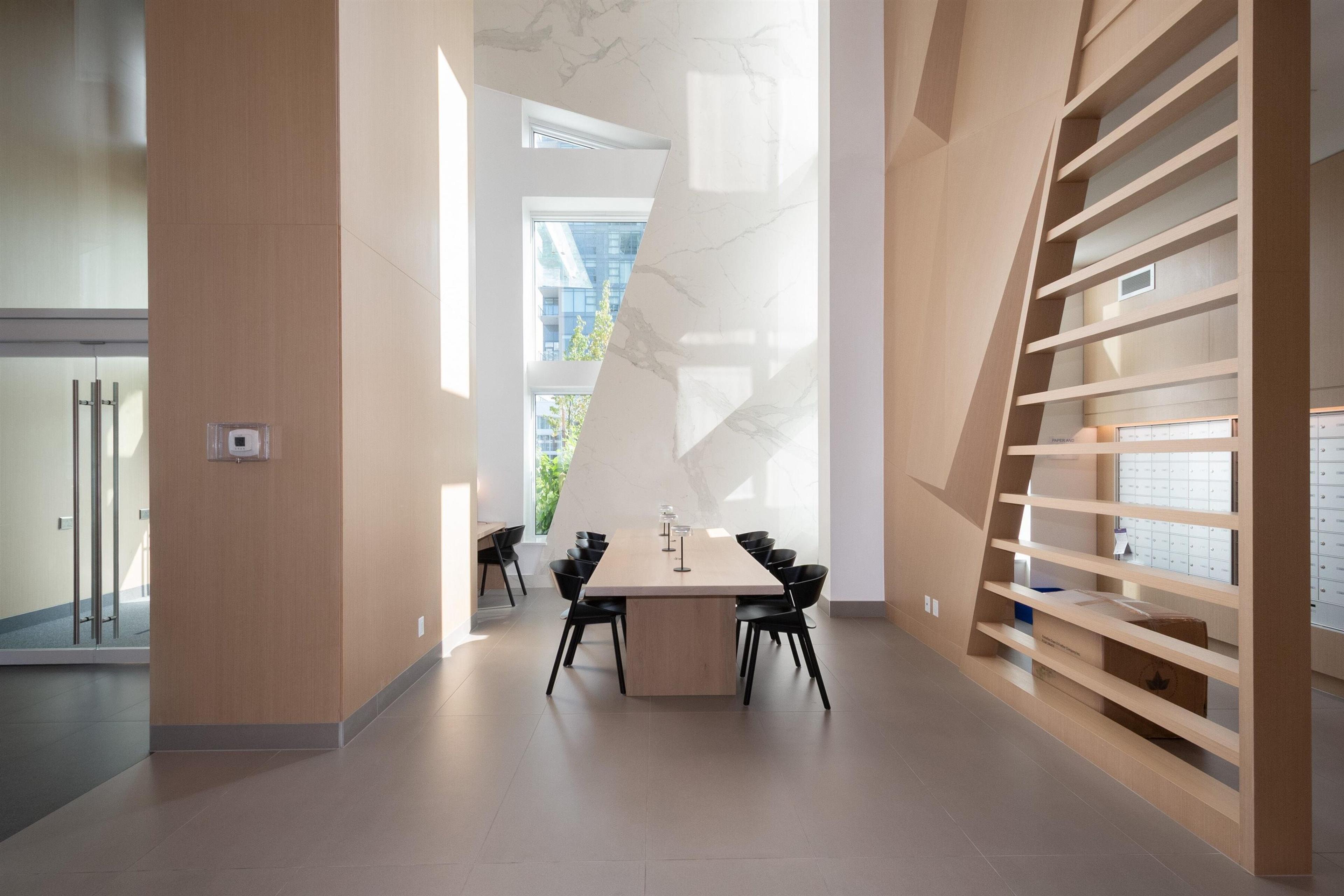 #4004 680 QUAYSIDE DRIVE - 34