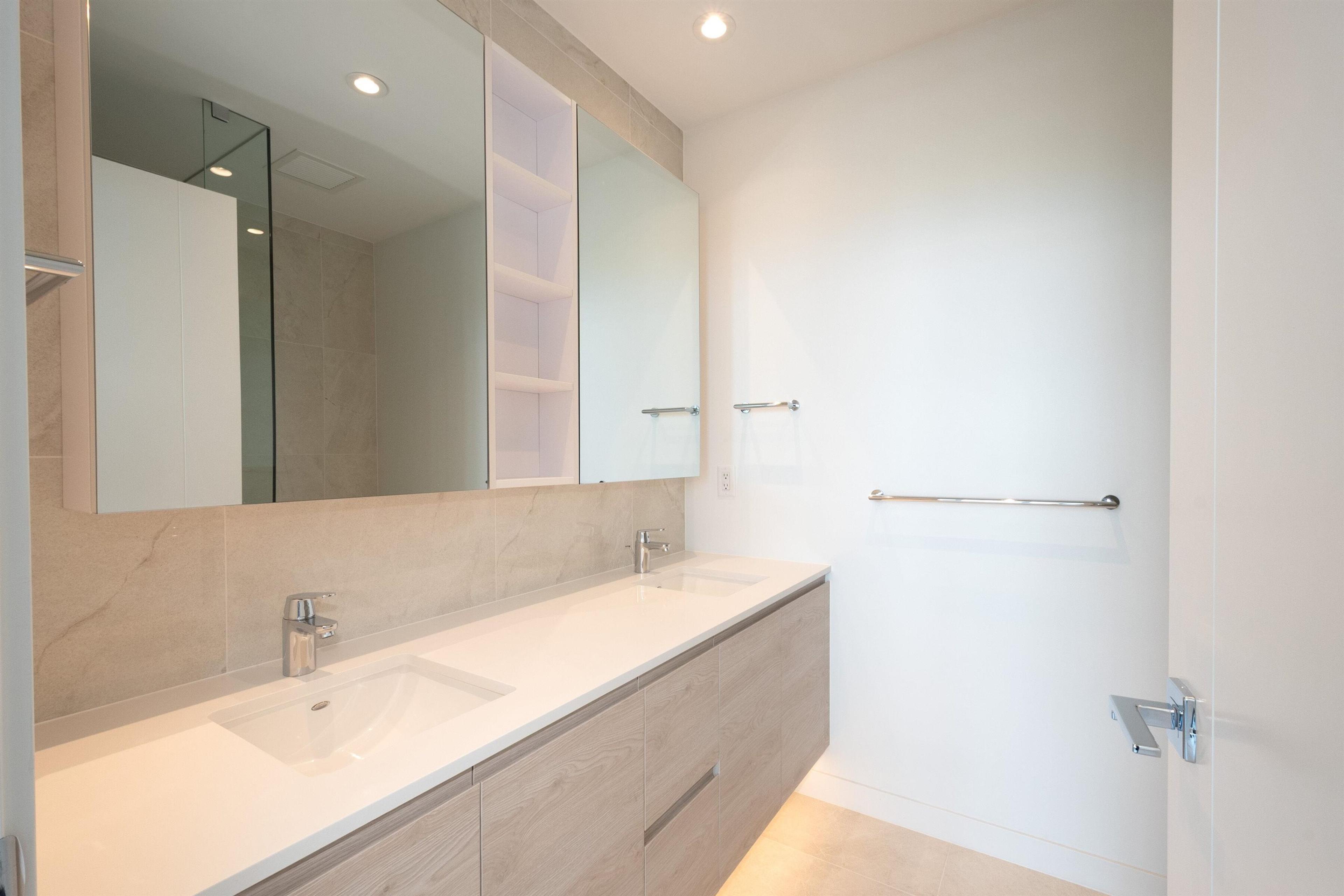 #4004 680 QUAYSIDE DRIVE - 18