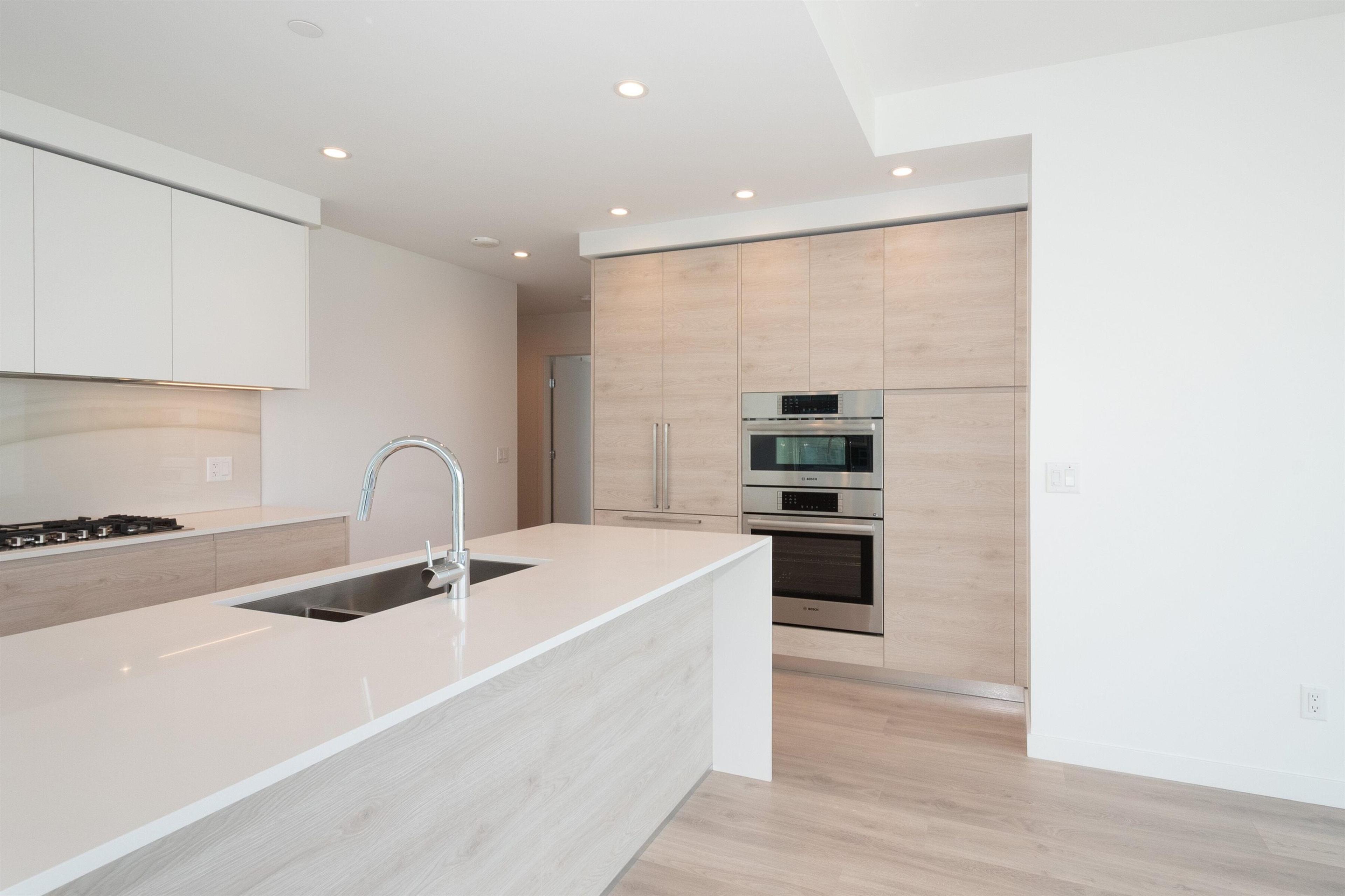 #4004 680 QUAYSIDE DRIVE - 4