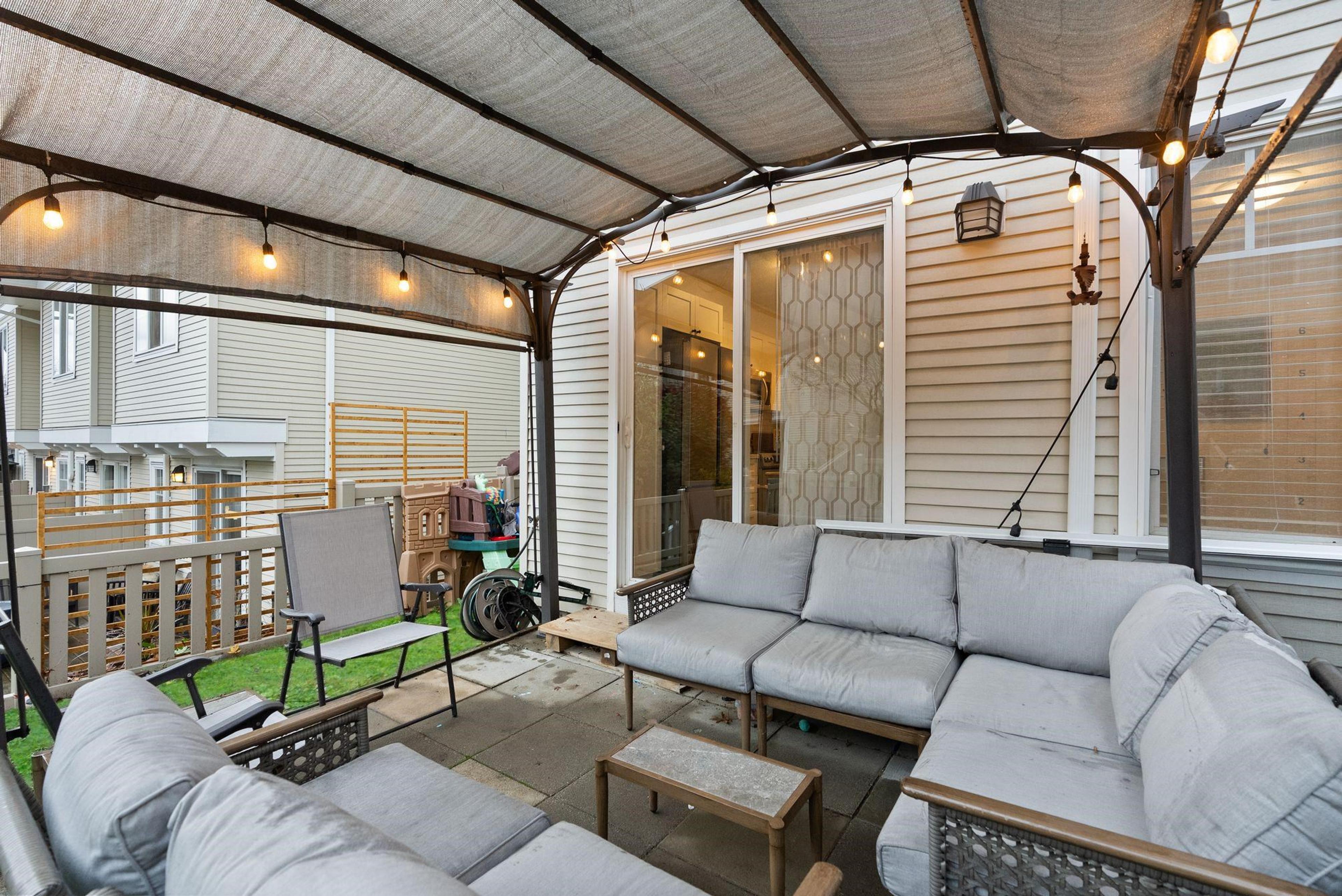 #28 20560 66 AVENUE - 27