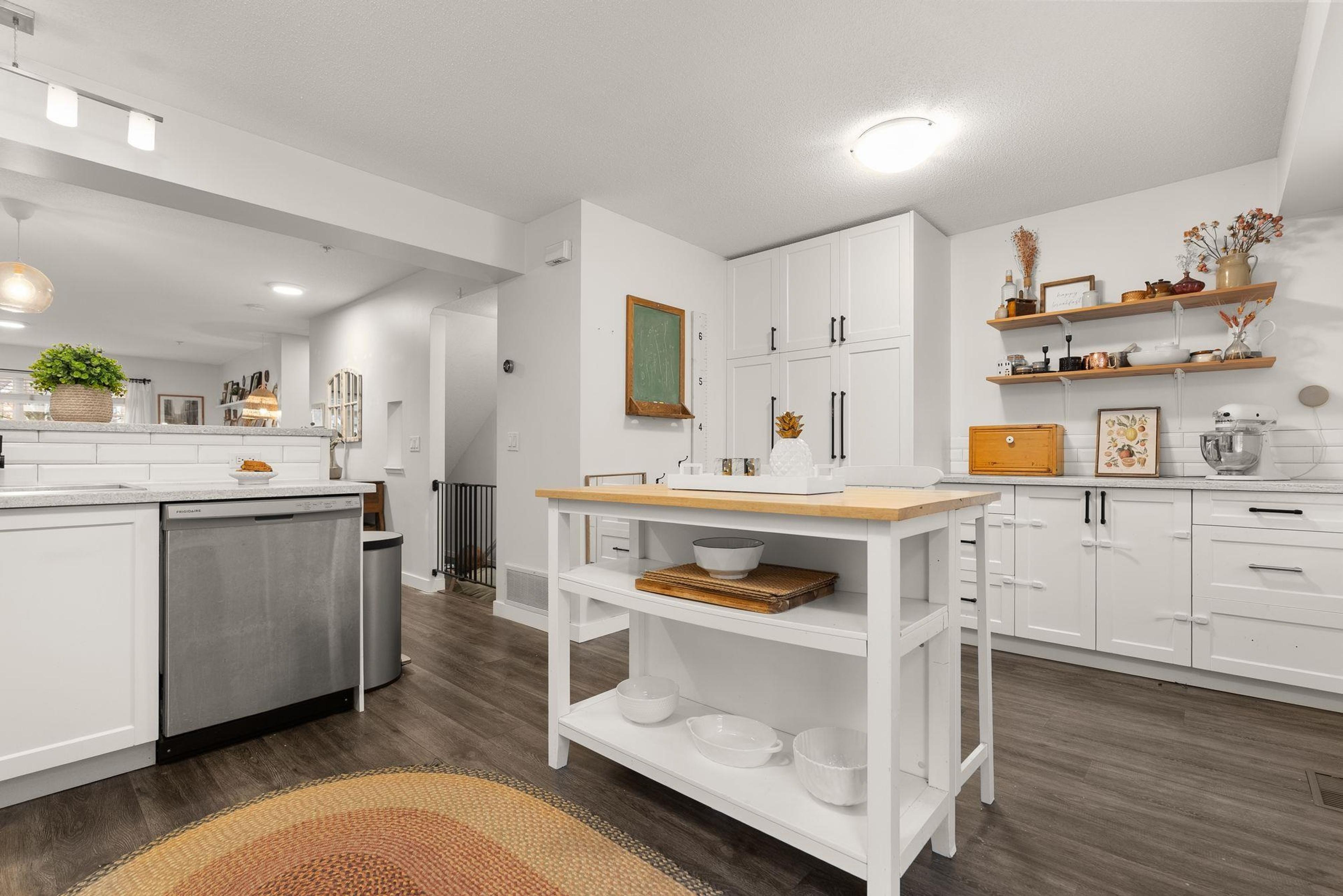 #28 20560 66 AVENUE - 13