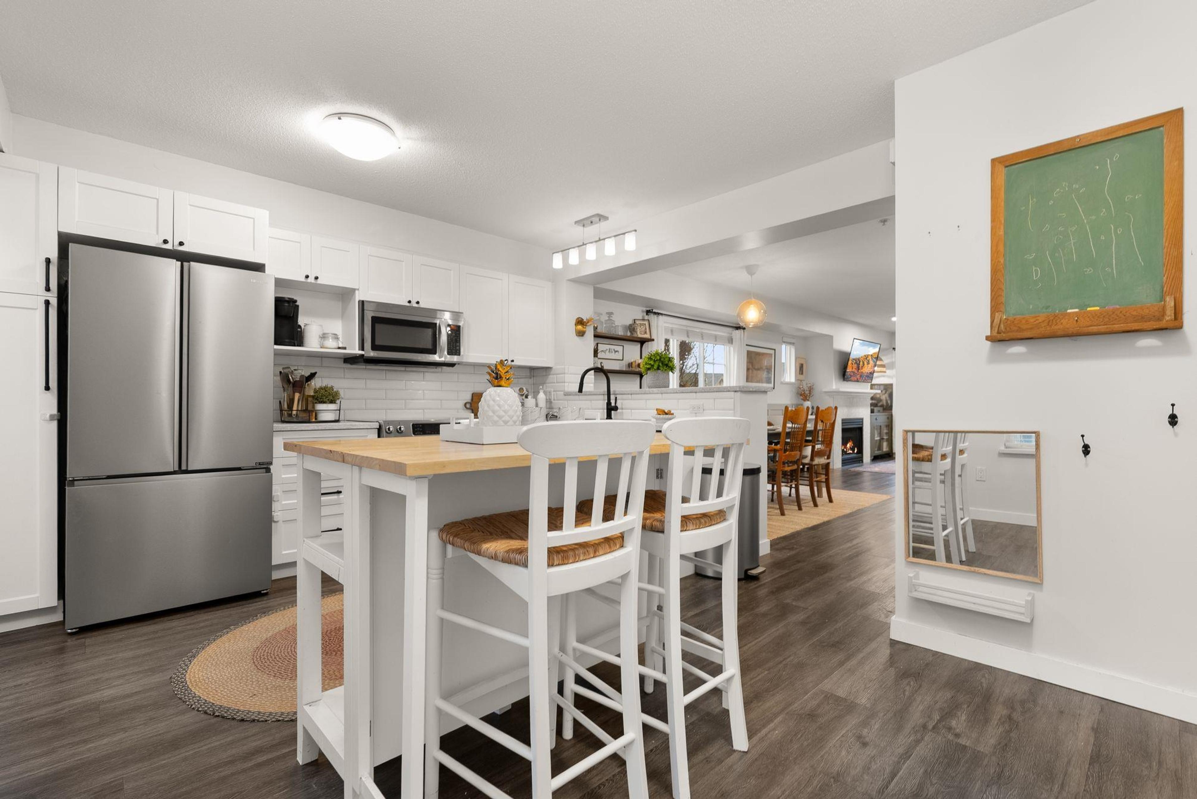 #28 20560 66 AVENUE - 12