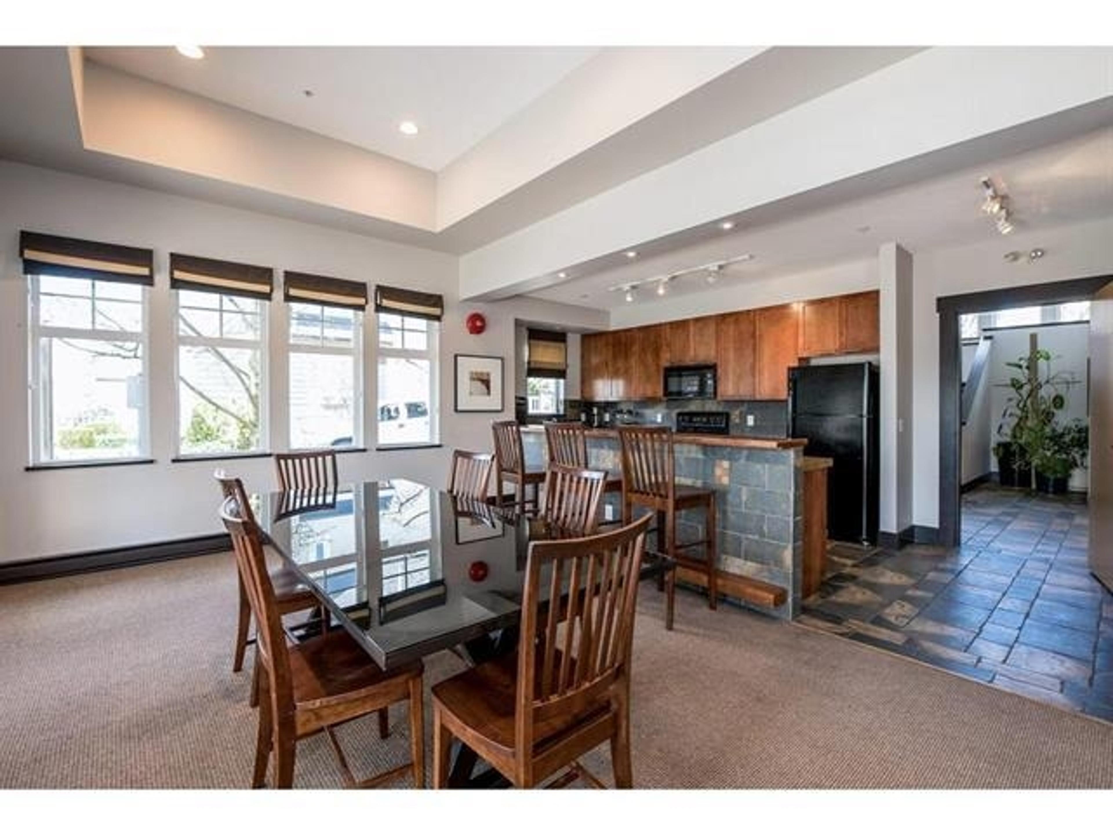 #28 20560 66 AVENUE - 36