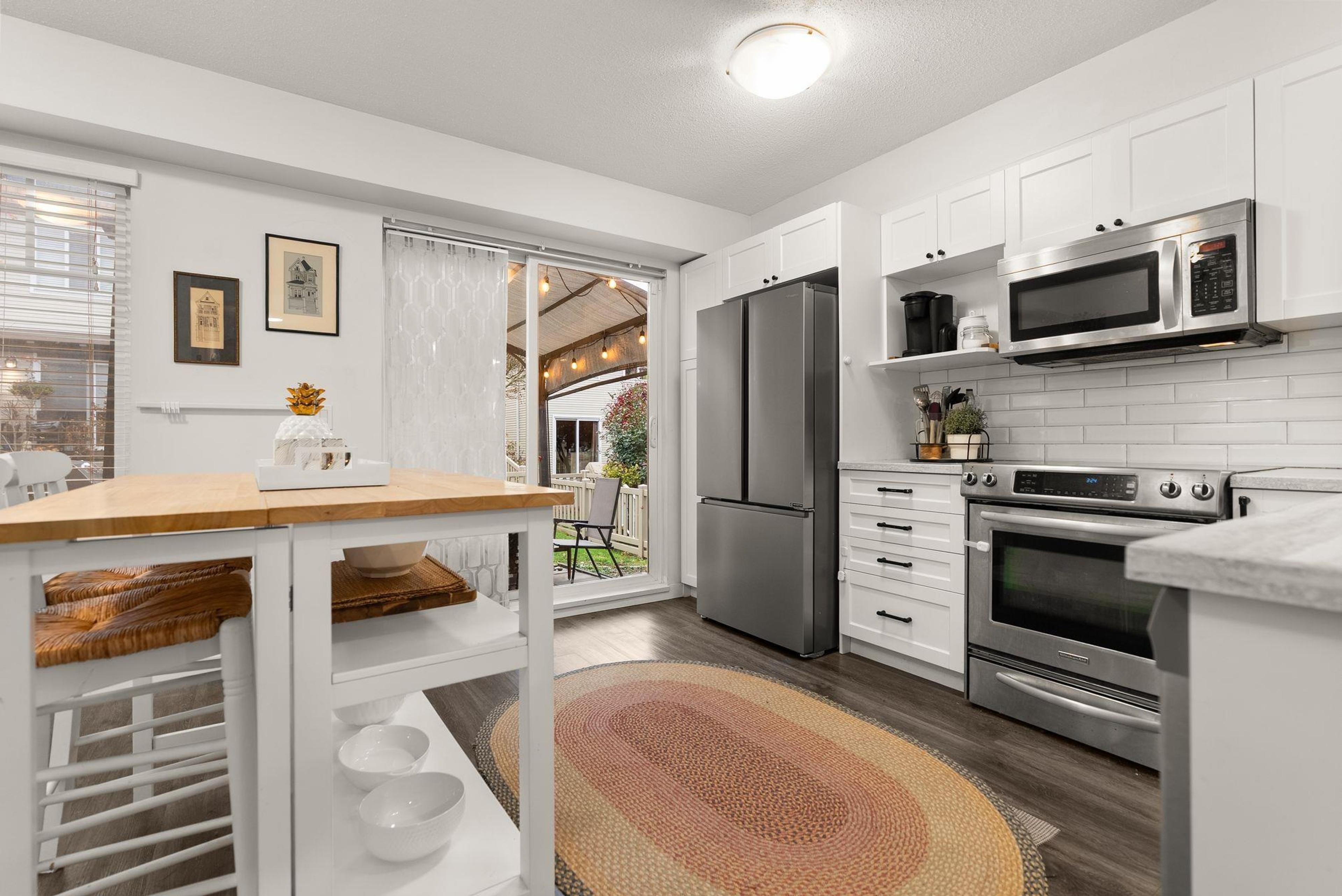 #28 20560 66 AVENUE - 10