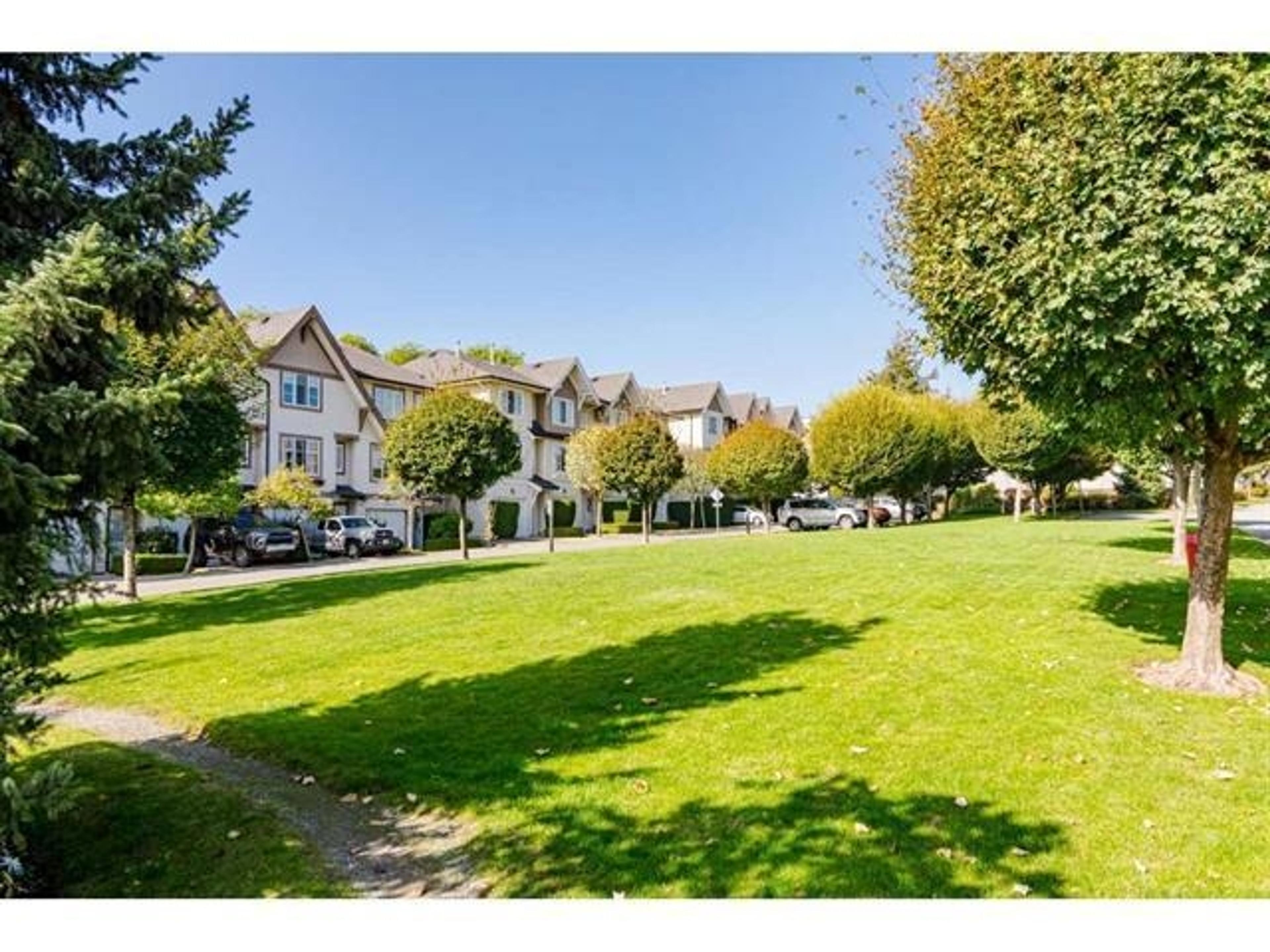 #28 20560 66 AVENUE - 37