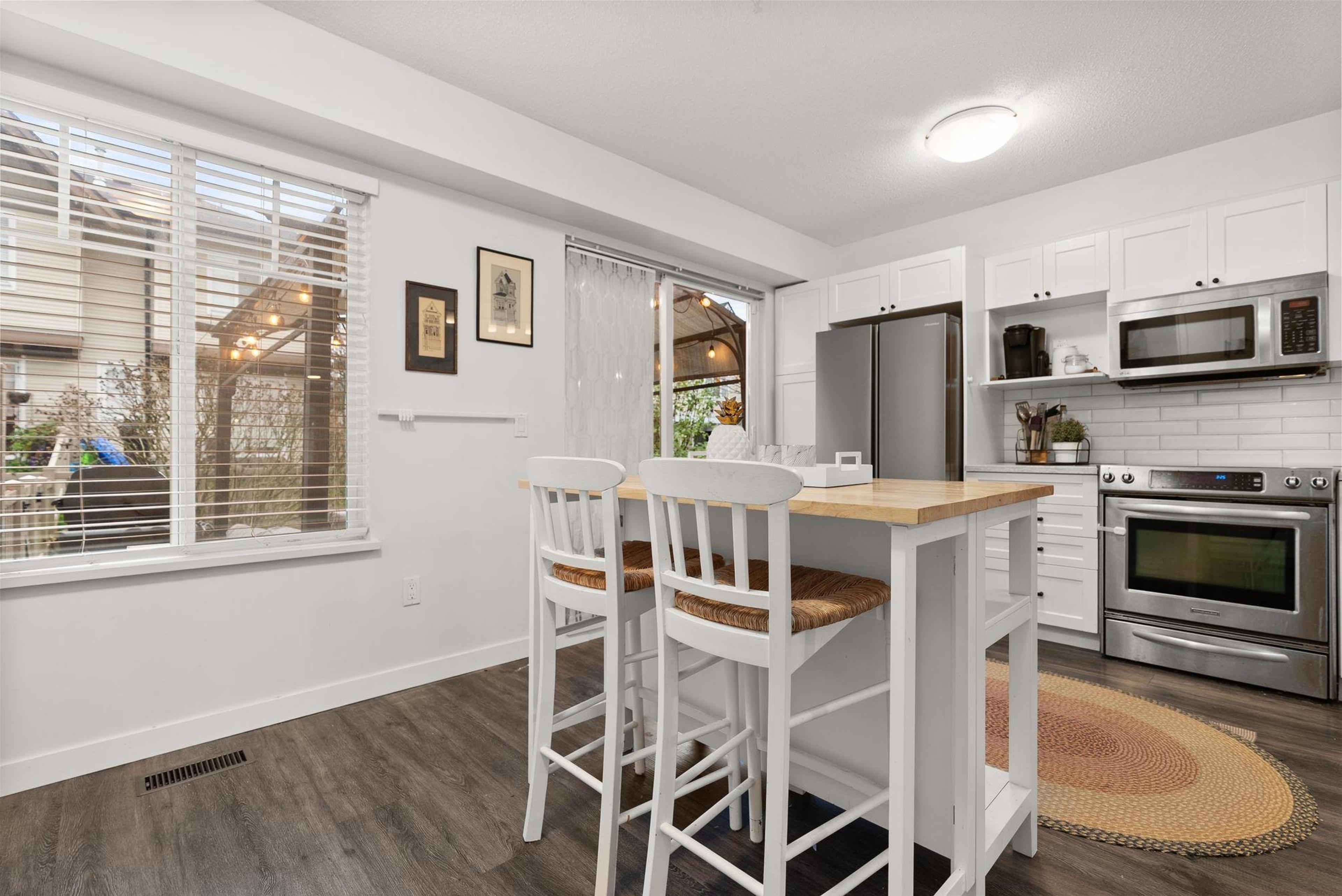 #28 20560 66 AVENUE - 11